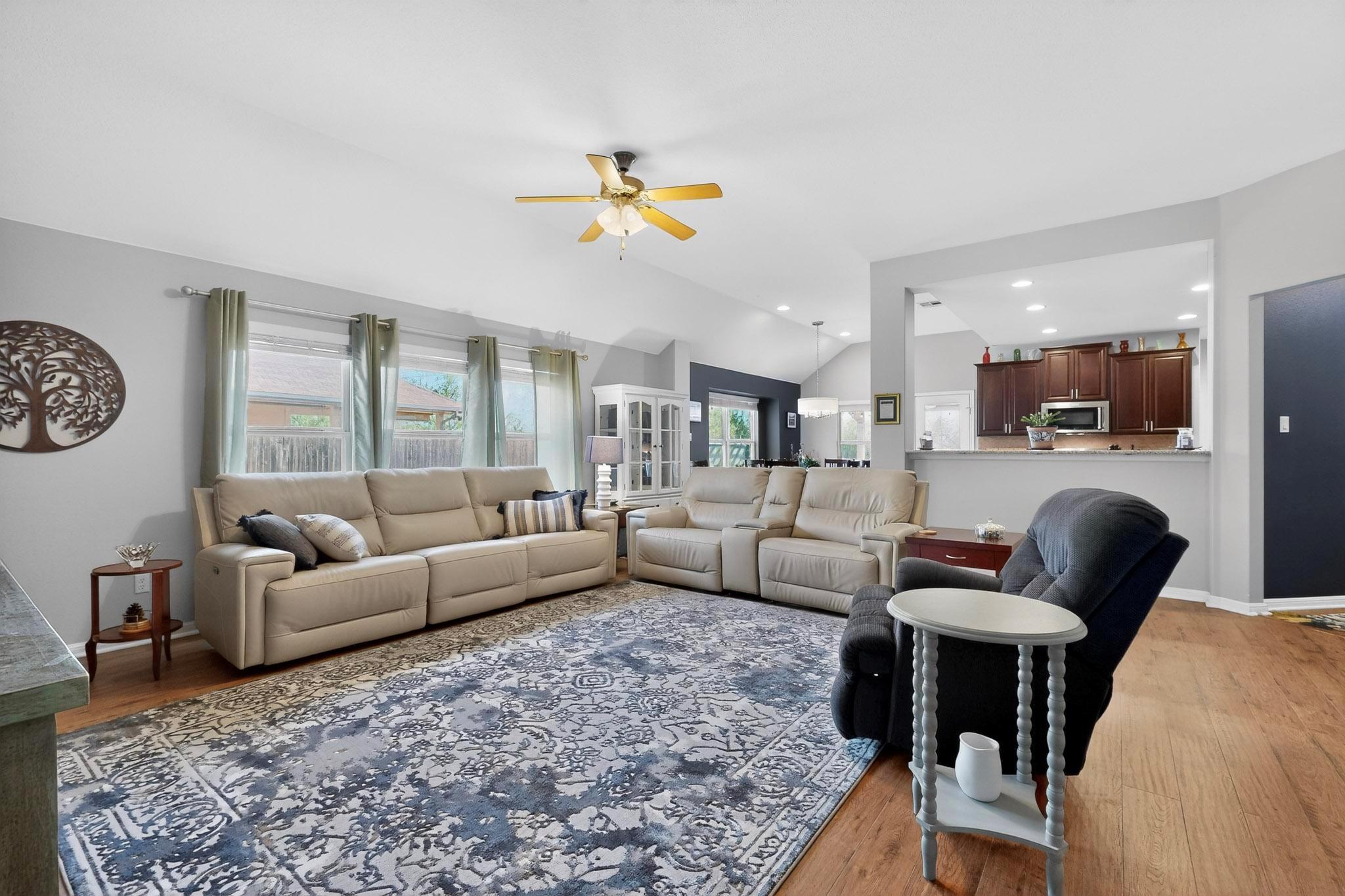 296 Still Hollow Crk, Buda, TX 78610