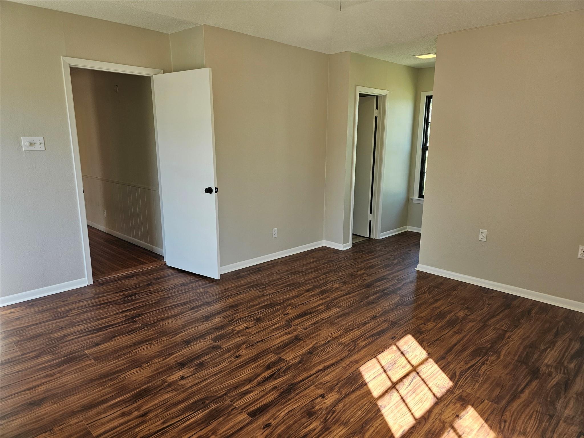 503 W 12th St, Taylor, TX 76574