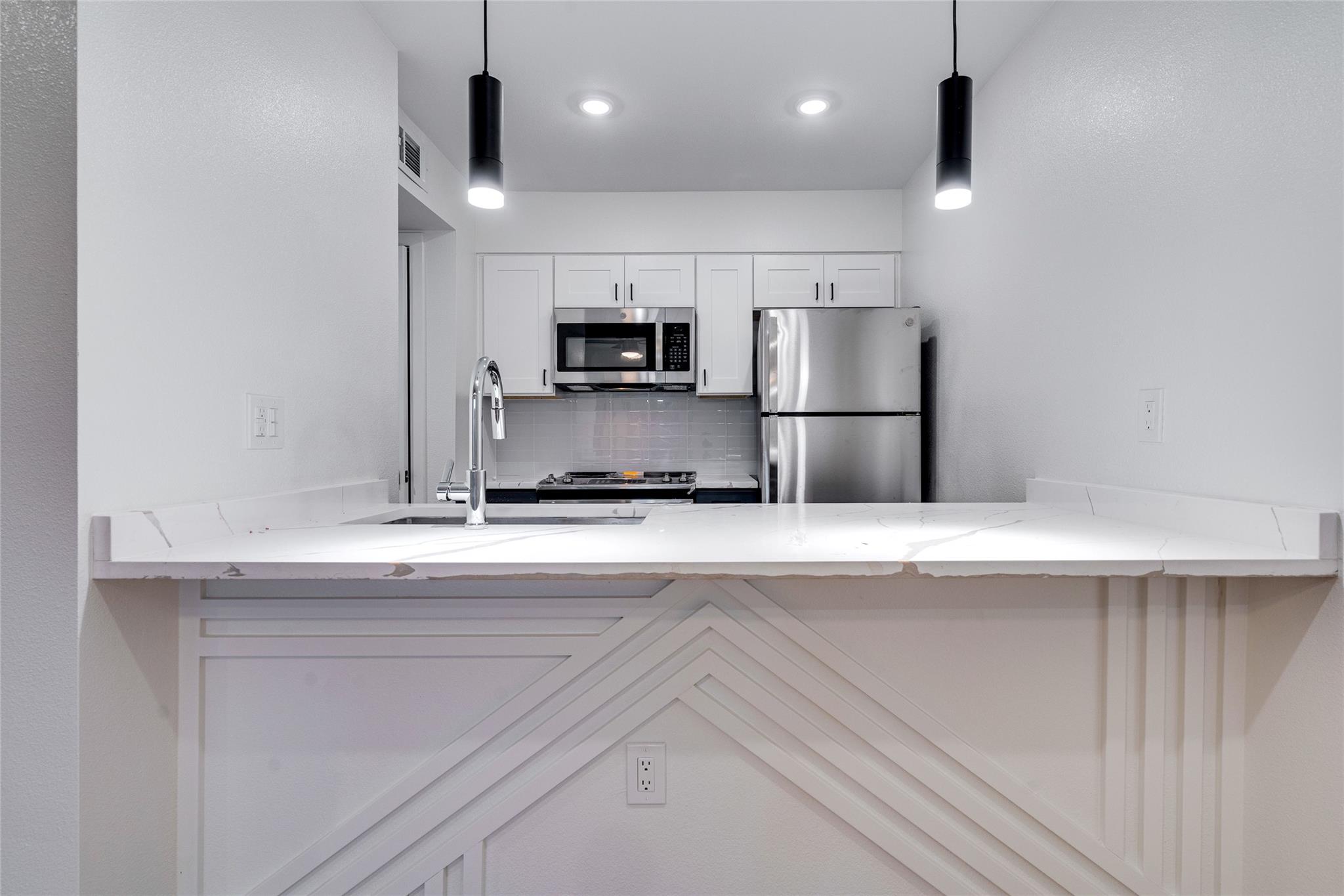 704 W 21st St # 303, Austin, TX 78705