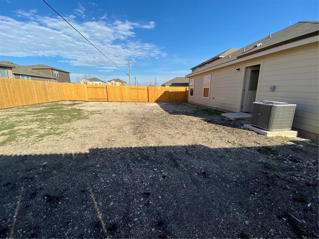 401 Hyacinth Way, Jarrell, TX 76537