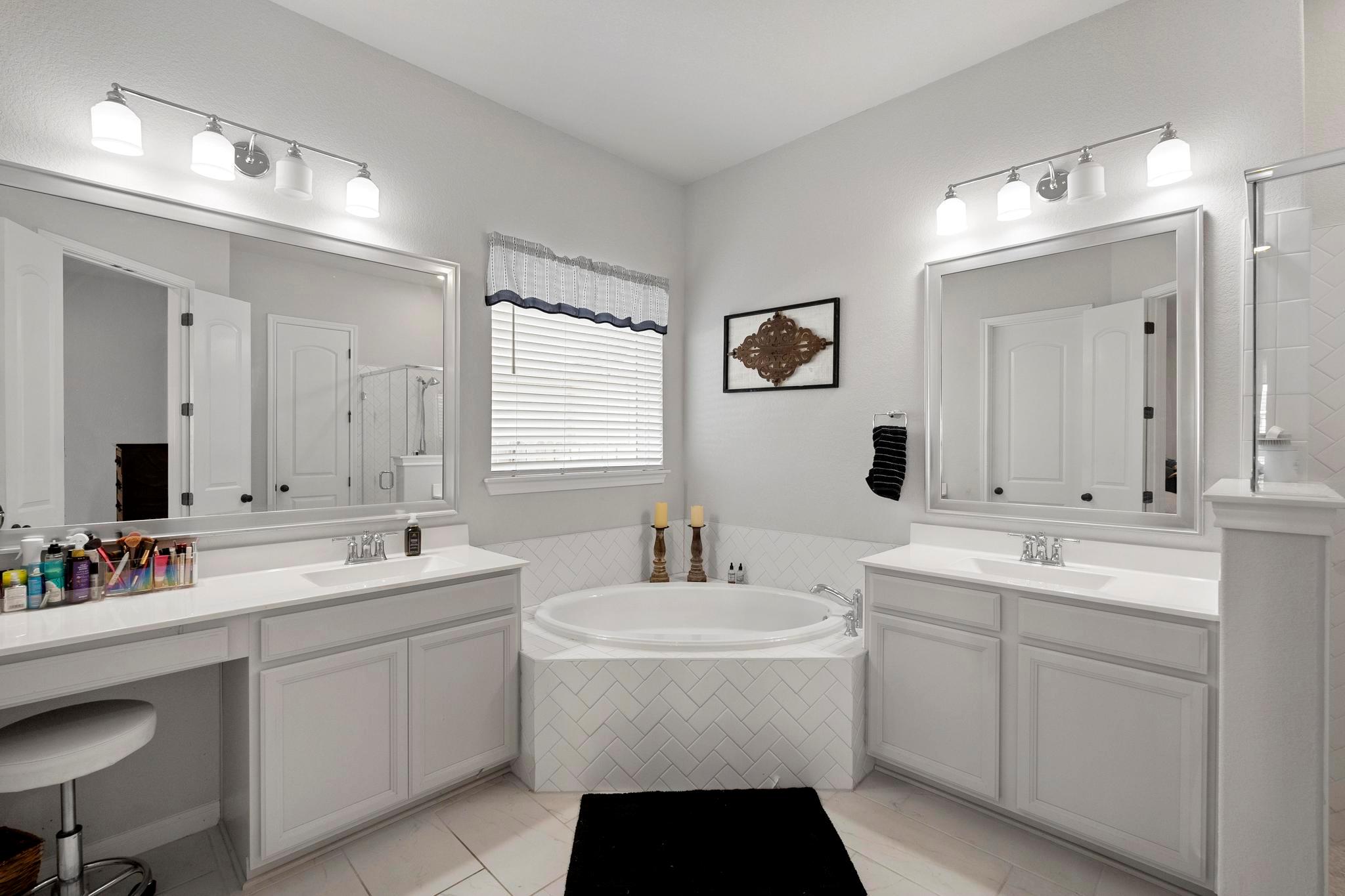 311 Bear Oak St, Hutto, TX 78634