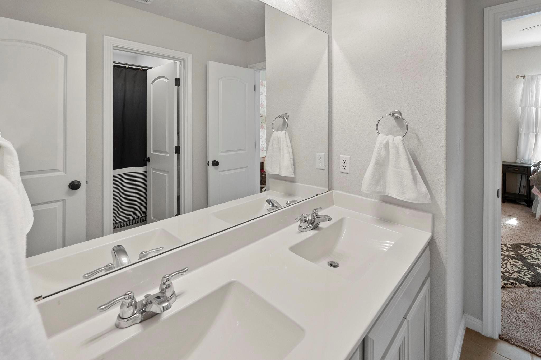 311 Bear Oak St, Hutto, TX 78634