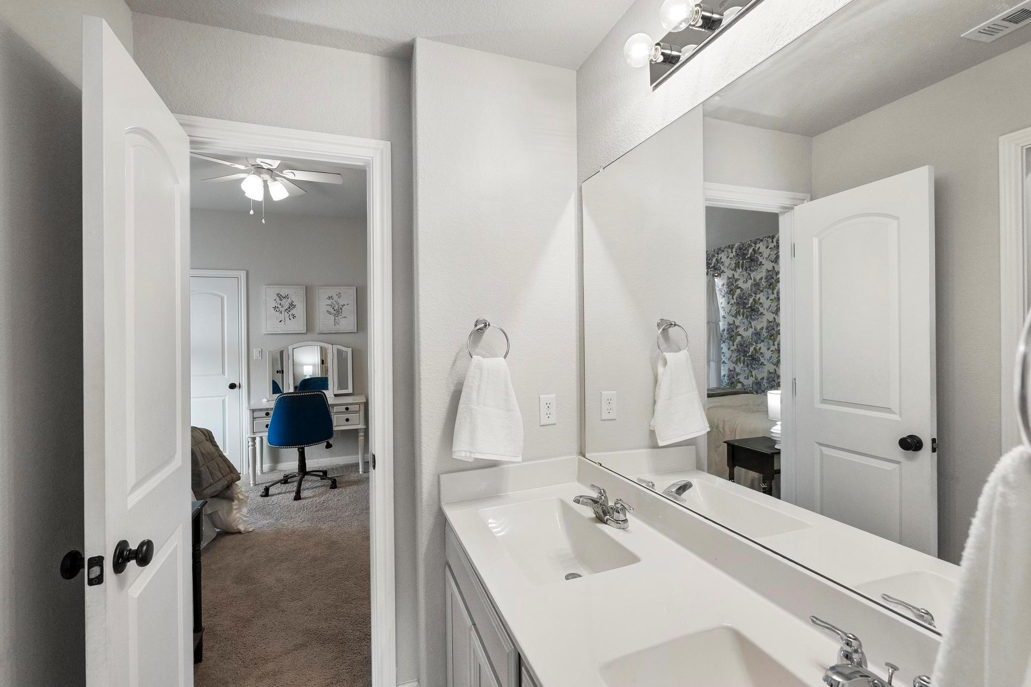 311 Bear Oak St, Hutto, TX 78634