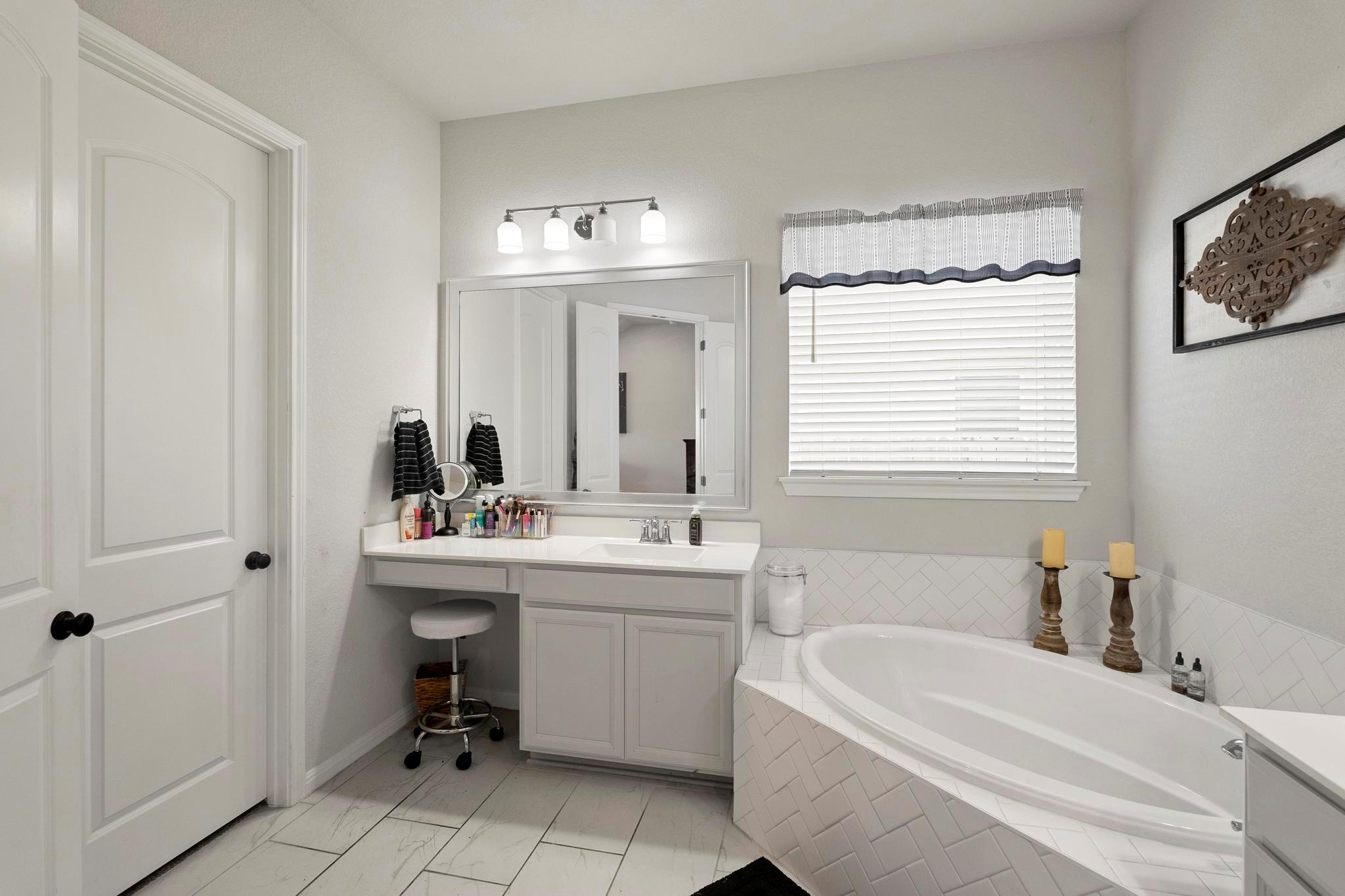 311 Bear Oak St, Hutto, TX 78634