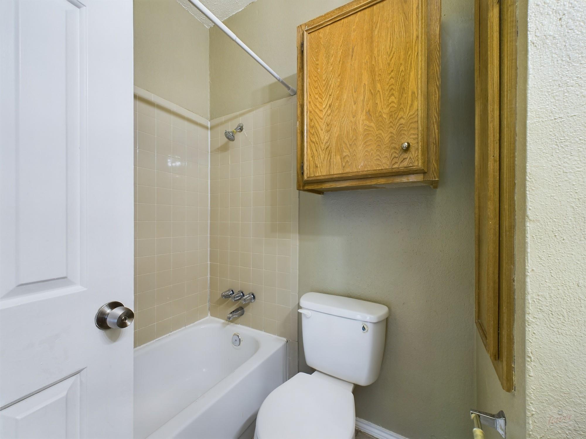 2706 Salado St # 206, Austin, TX 78705