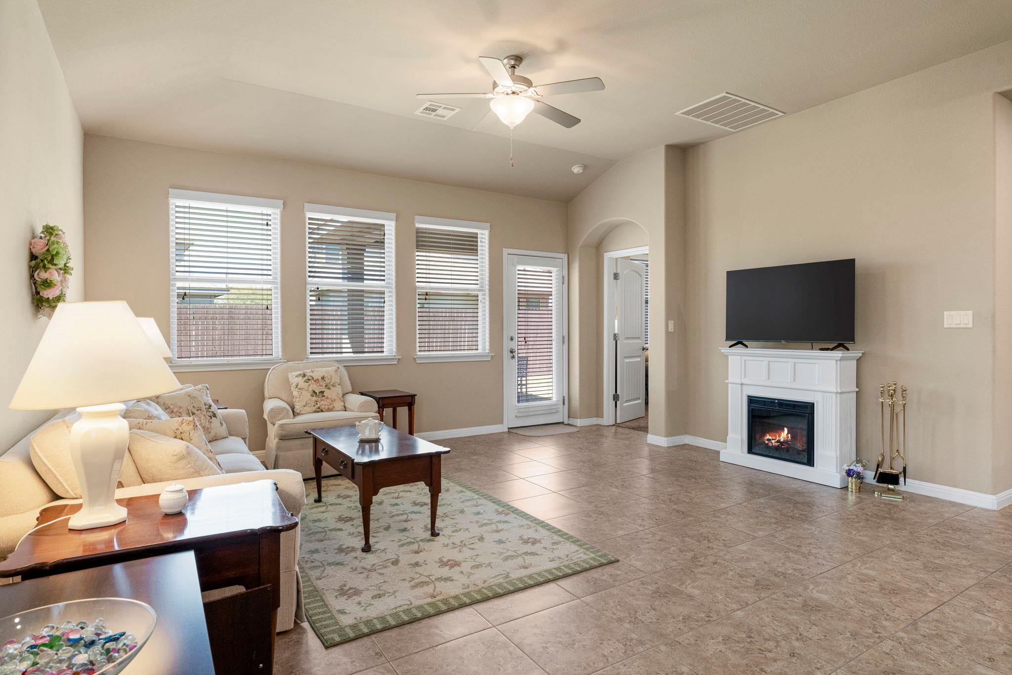 140 Brockston Dr, Buda, TX 78610