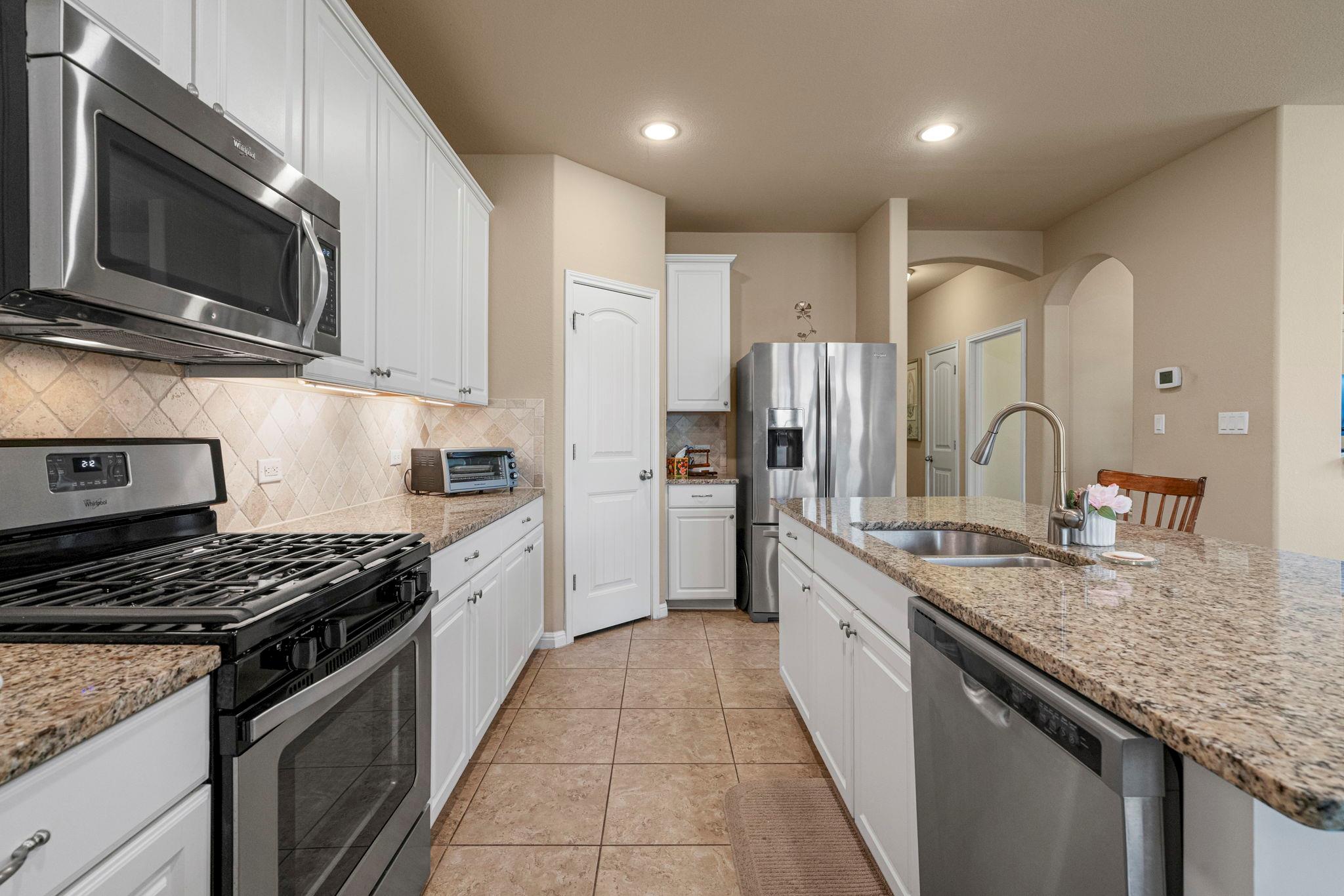 140 Brockston Dr, Buda, TX 78610