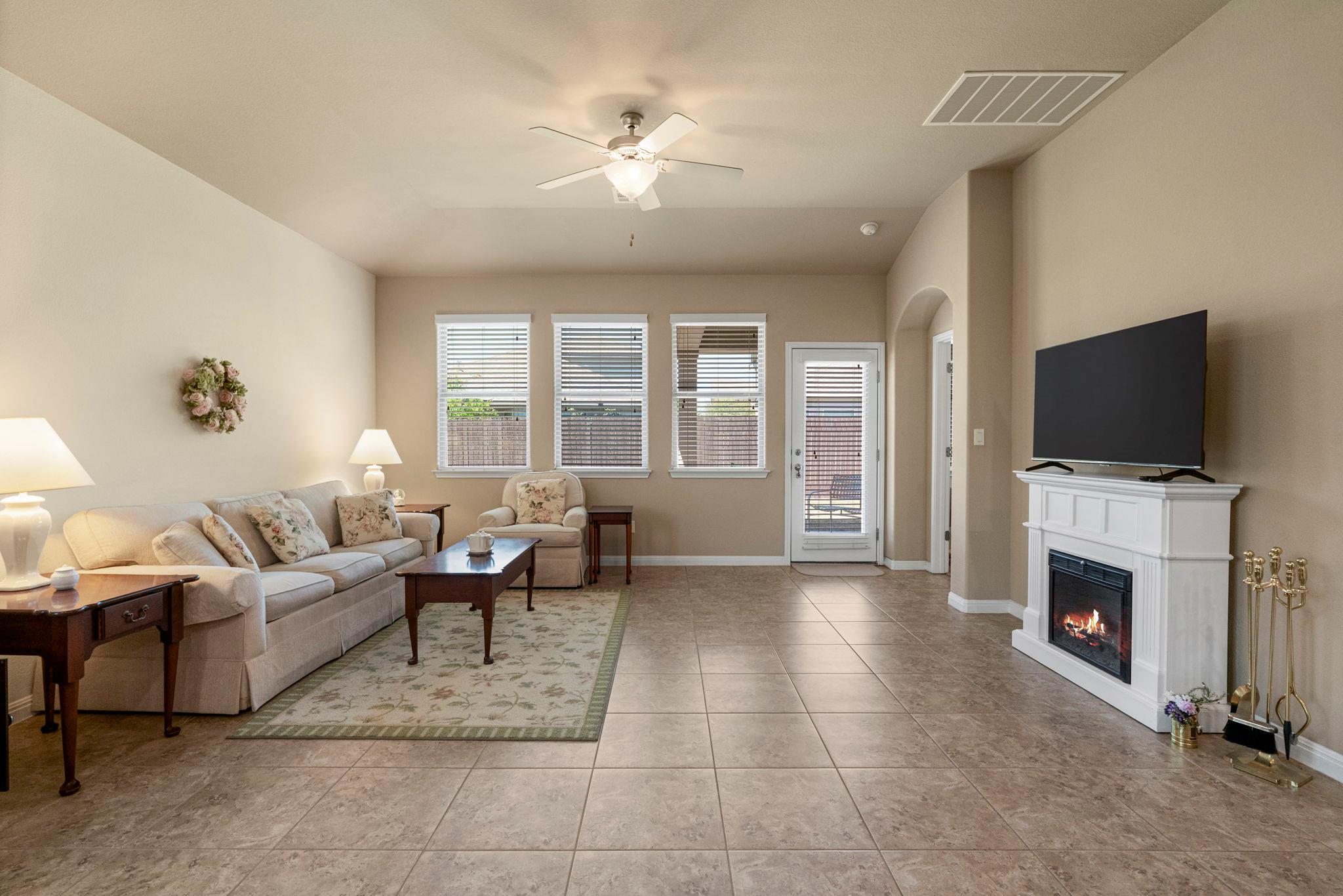 140 Brockston Dr, Buda, TX 78610