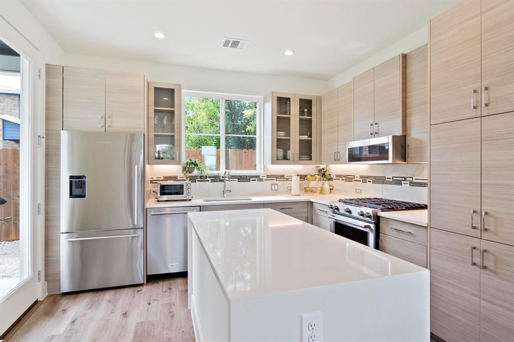 911 Stobaugh St # 2, Austin, TX 78757