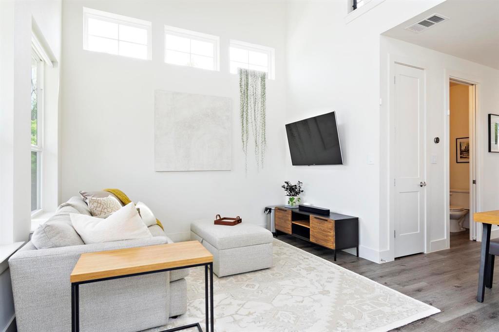 911 Stobaugh St # 2, Austin, TX 78757