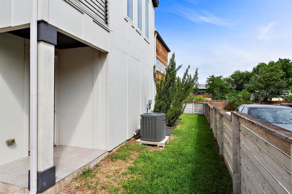 911 Stobaugh St # 2, Austin, TX 78757