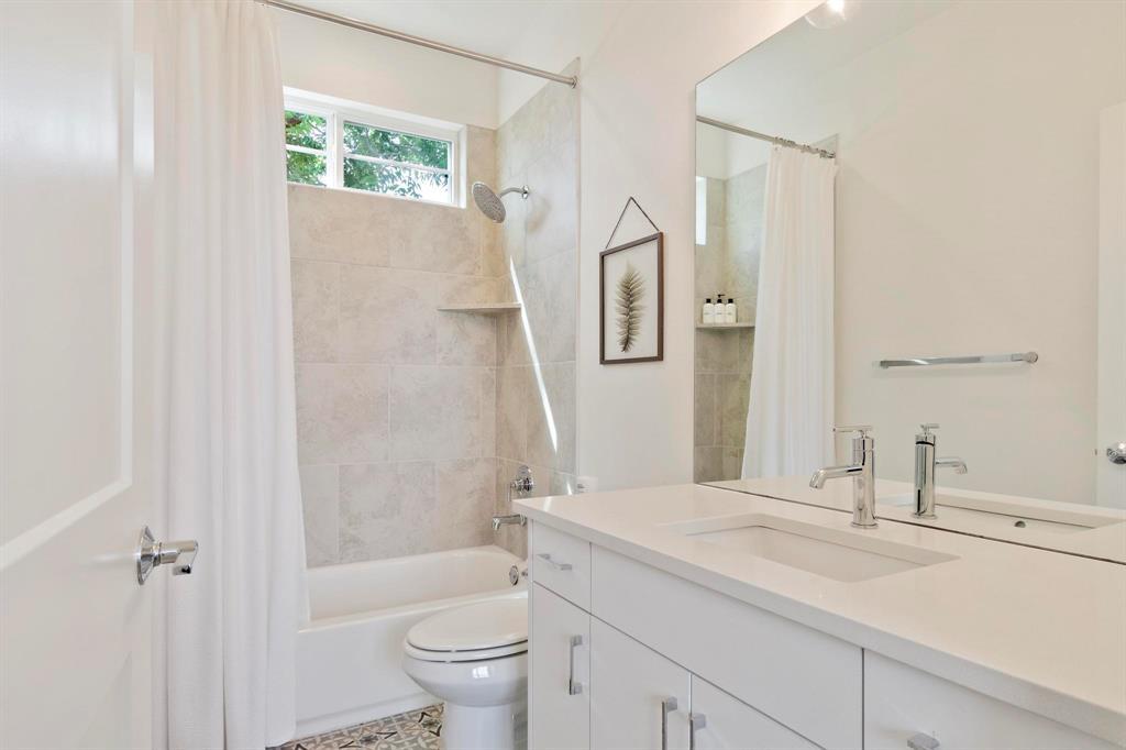911 Stobaugh St # 2, Austin, TX 78757