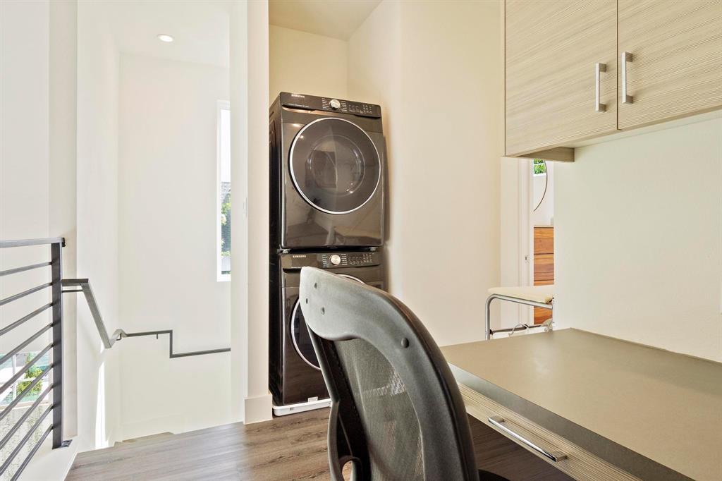 911 Stobaugh St # 2, Austin, TX 78757