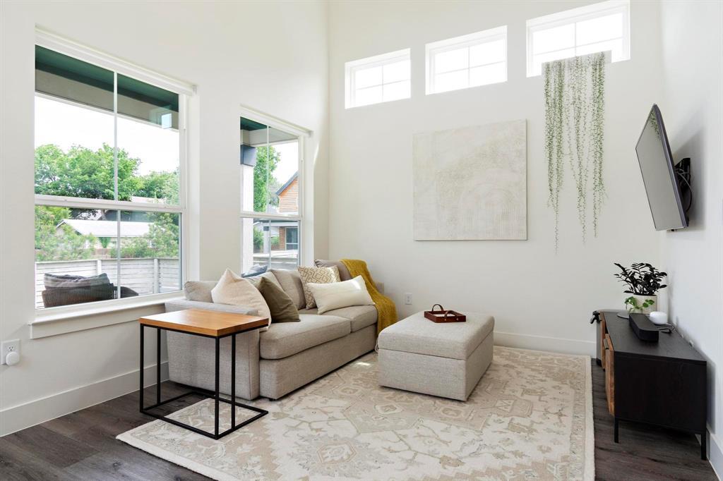 911 Stobaugh St # 2, Austin, TX 78757