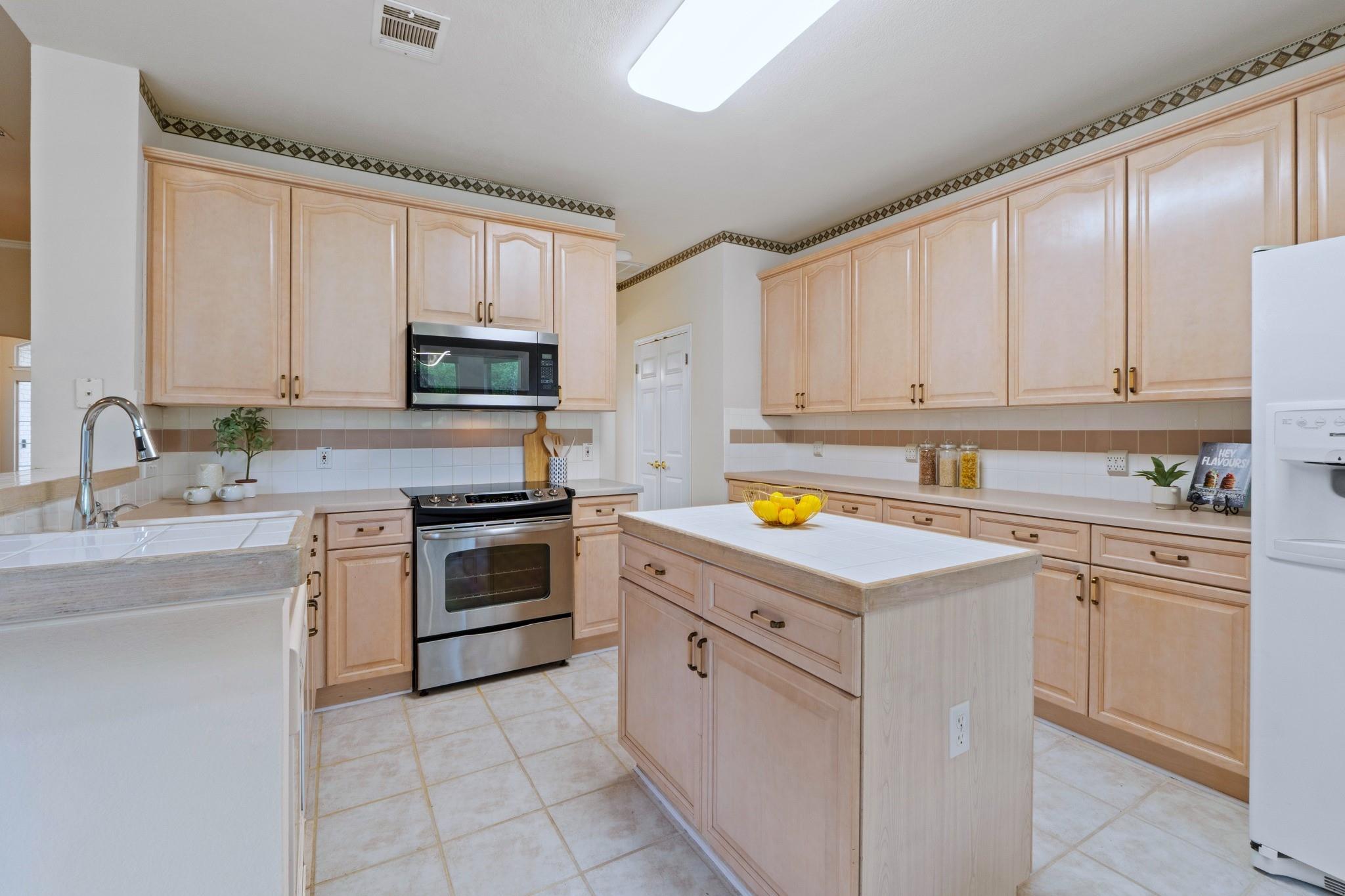 3508 Savoy Ct, Austin, TX 78738