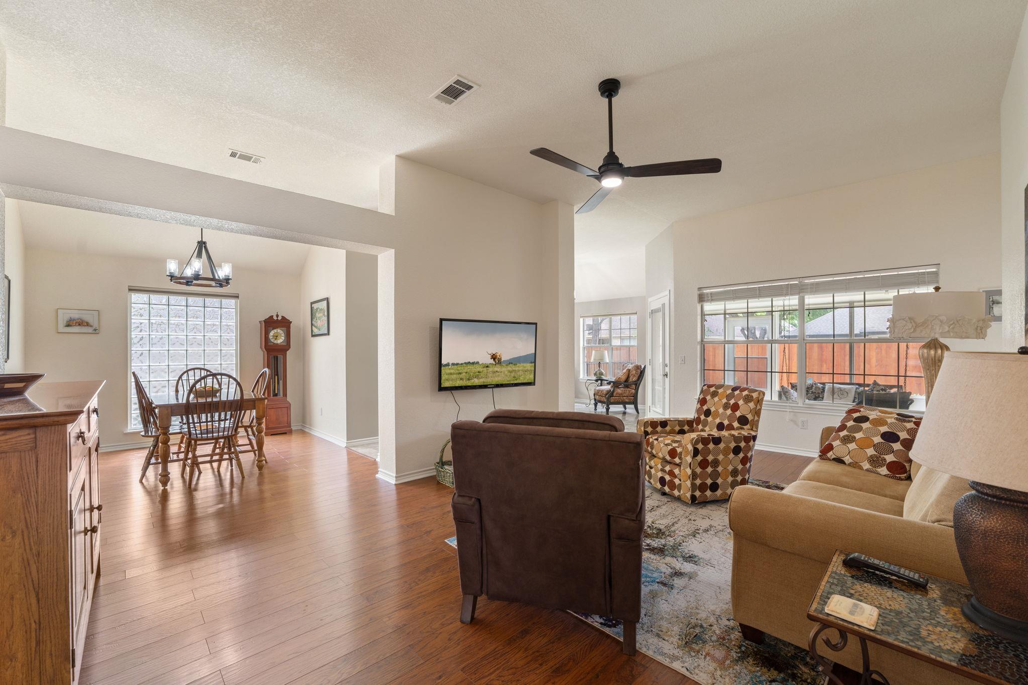 124 Village Dr, Georgetown, TX 78628