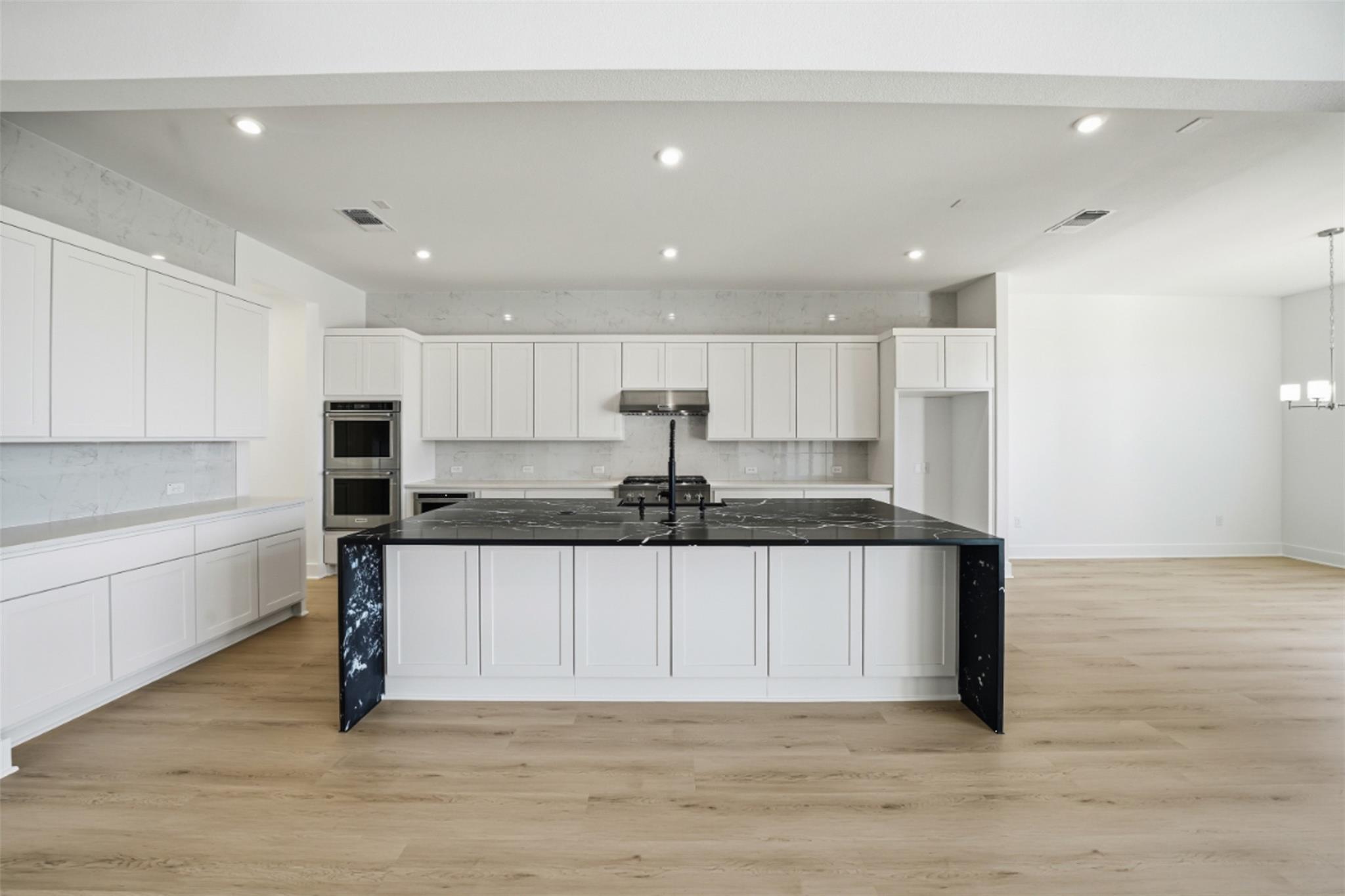 2413 Vittoria Vw, Leander, TX 78641