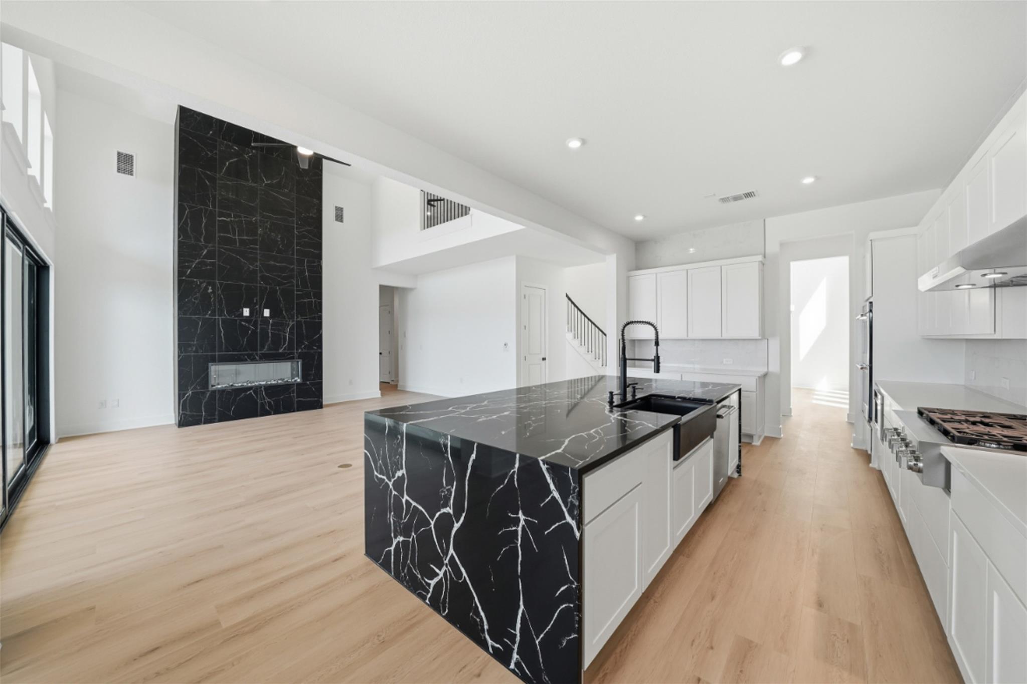 2413 Vittoria Vw, Leander, TX 78641