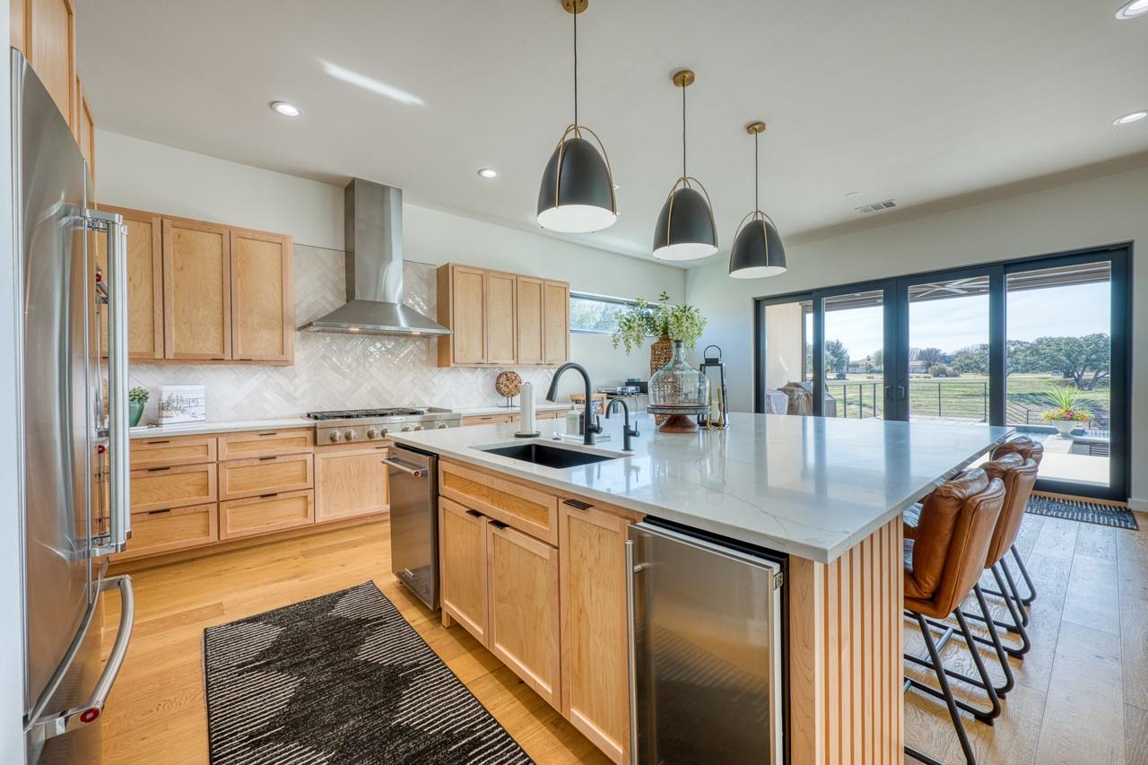 110 Clearwater Dr, Kingsland, TX 78639