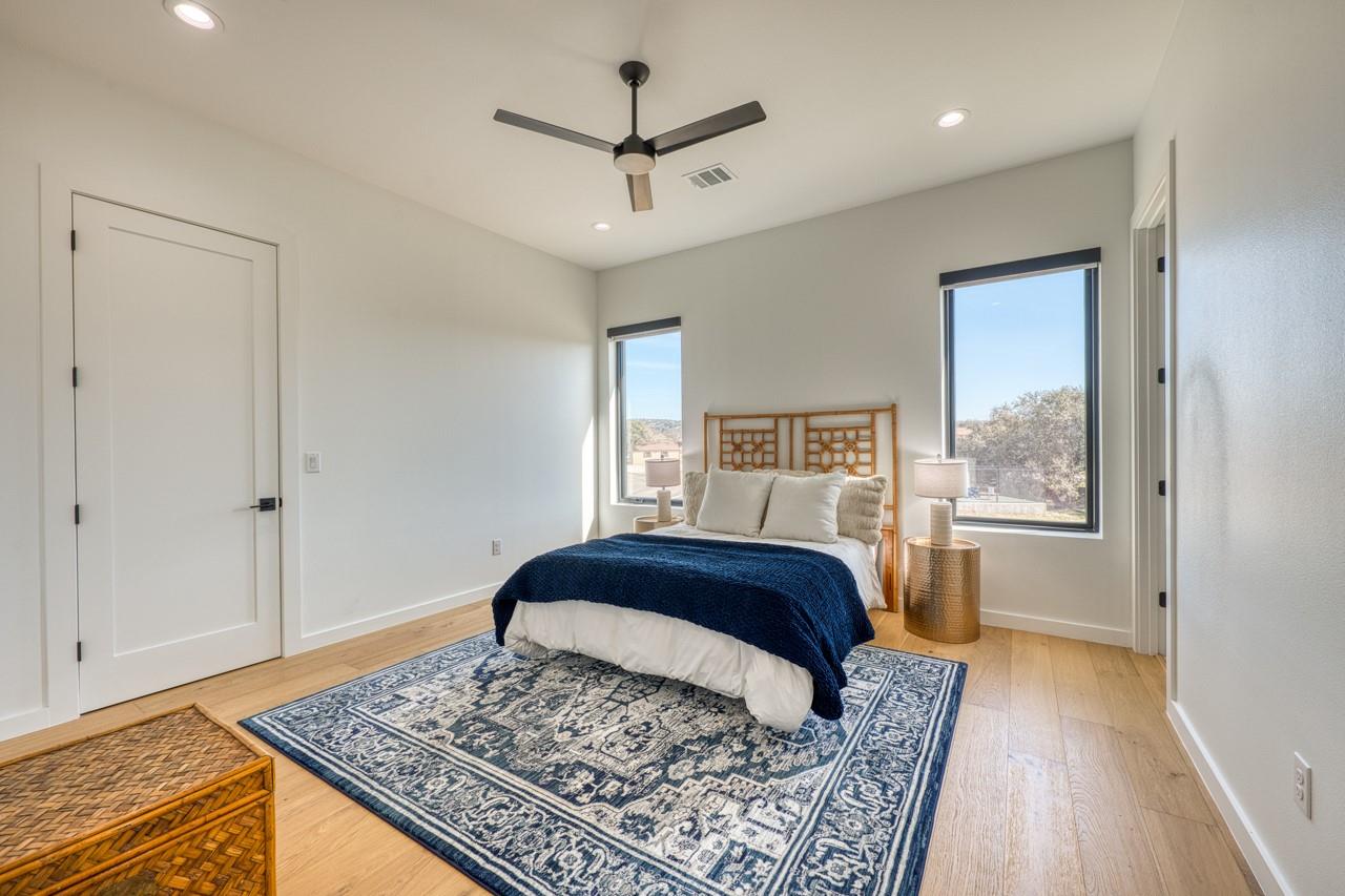 110 Clearwater Dr, Kingsland, TX 78639