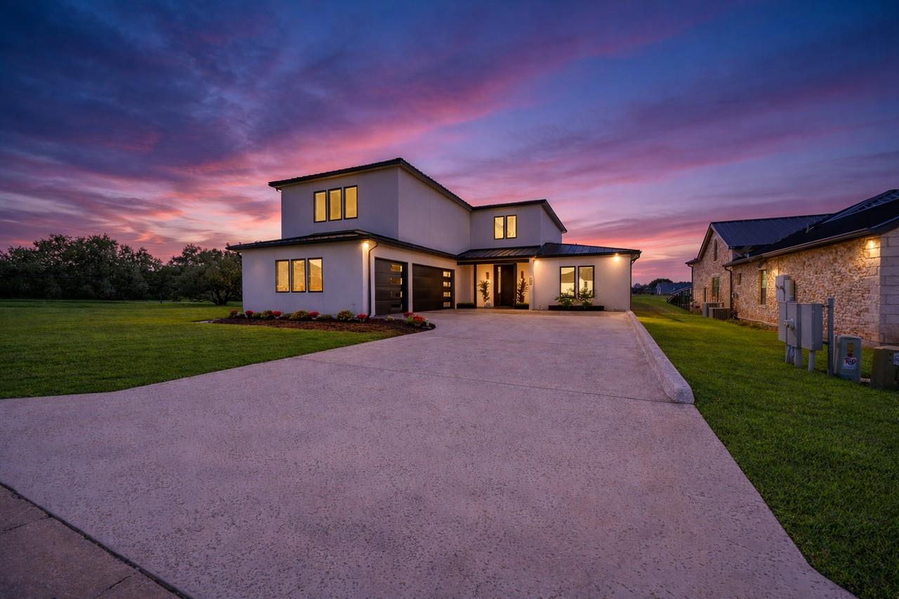 110 Clearwater Dr, Kingsland, TX 78639