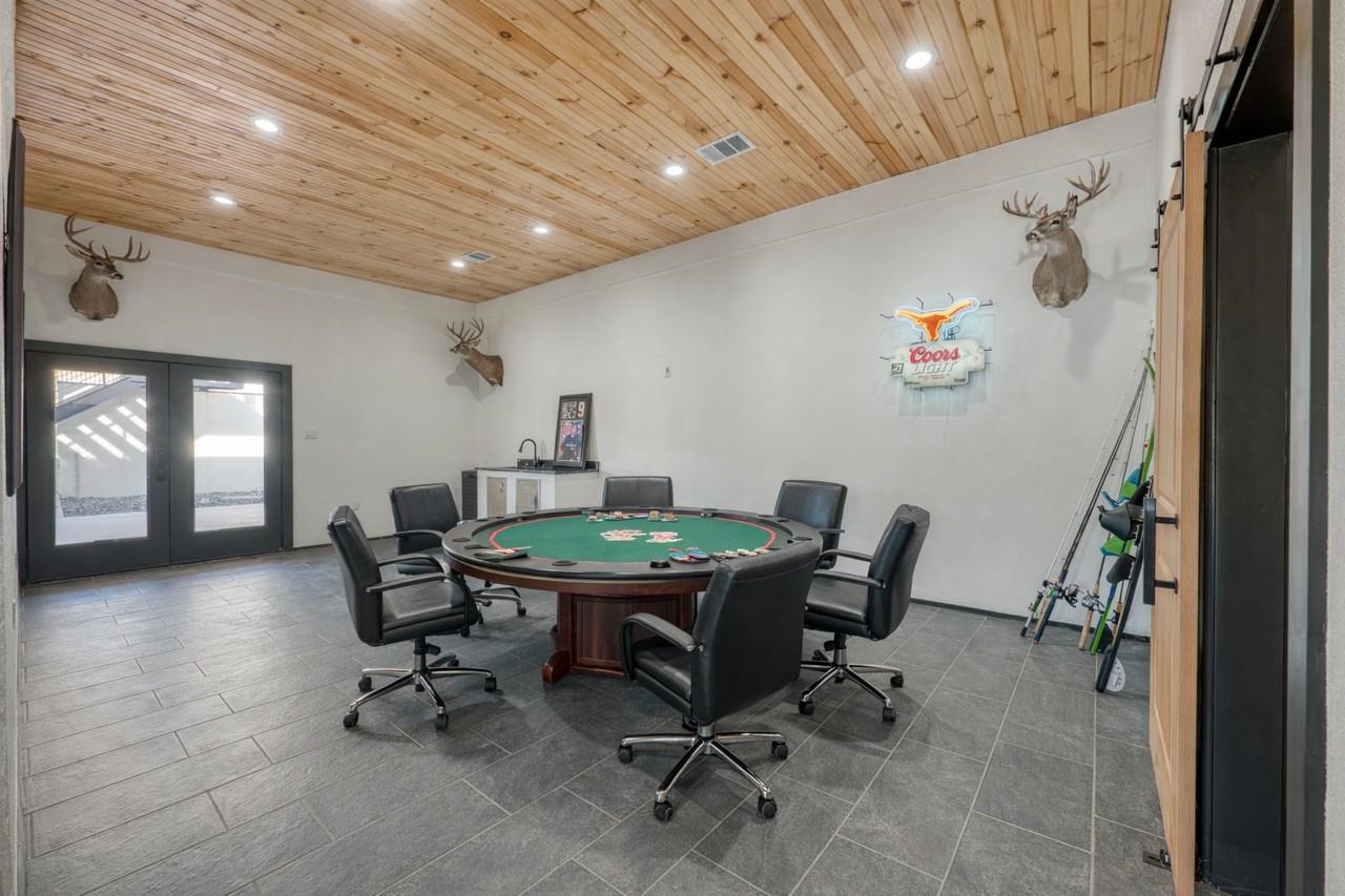 110 Clearwater Dr, Kingsland, TX 78639