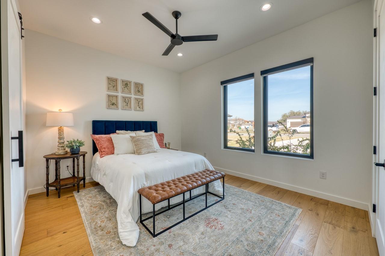 110 Clearwater Dr, Kingsland, TX 78639