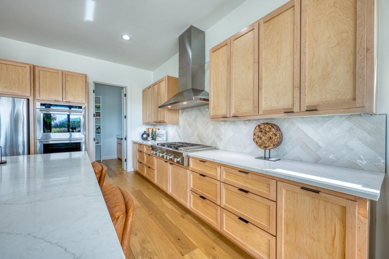 110 Clearwater Dr, Kingsland, TX 78639