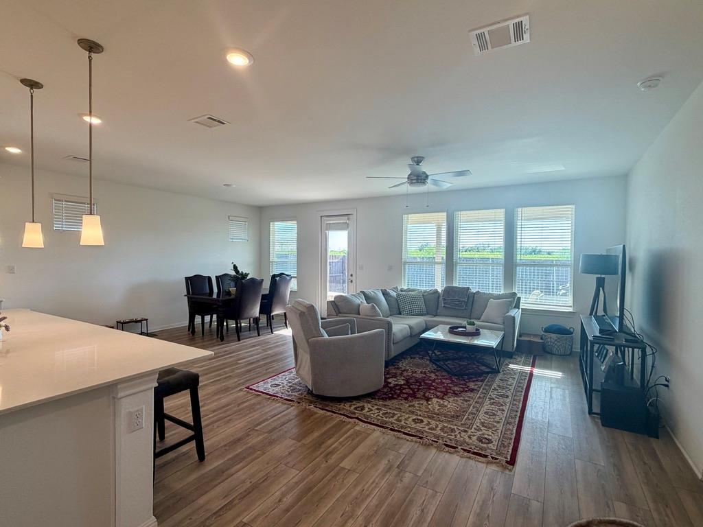 193 Slenderleaf Dr, Marble Falls, TX 78654