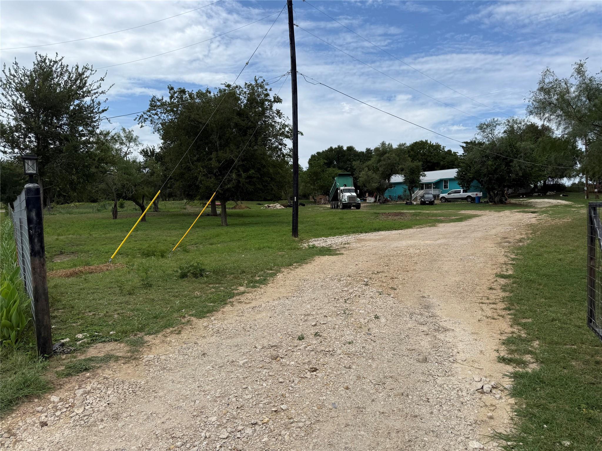 968 Red Town Rd, Elgin, TX 78621