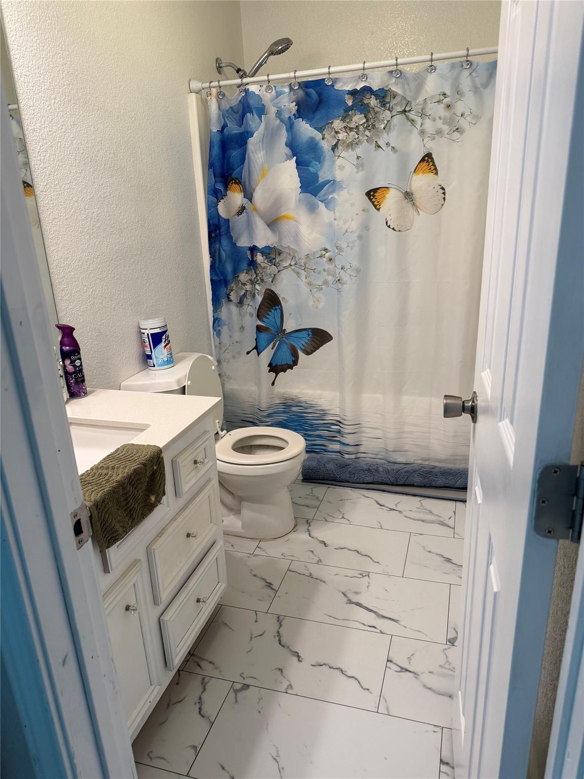 968 Red Town Rd, Elgin, TX 78621