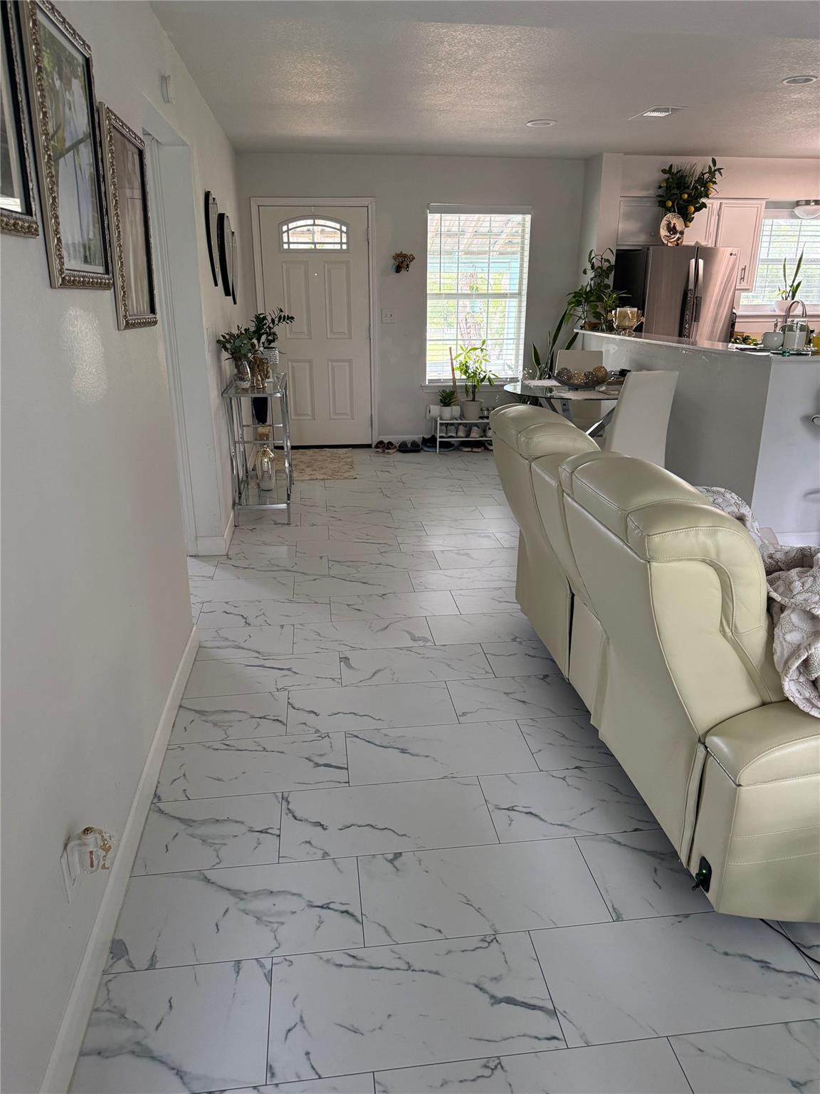 968 Red Town Rd, Elgin, TX 78621