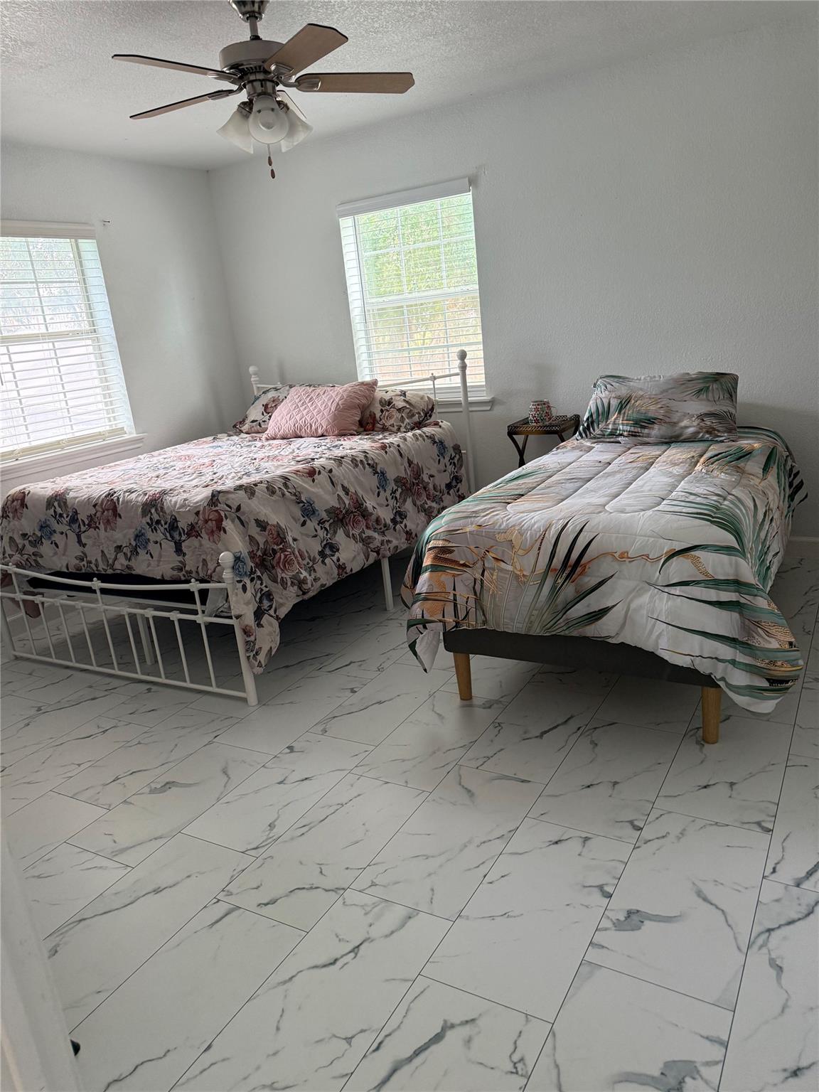 968 Red Town Rd, Elgin, TX 78621