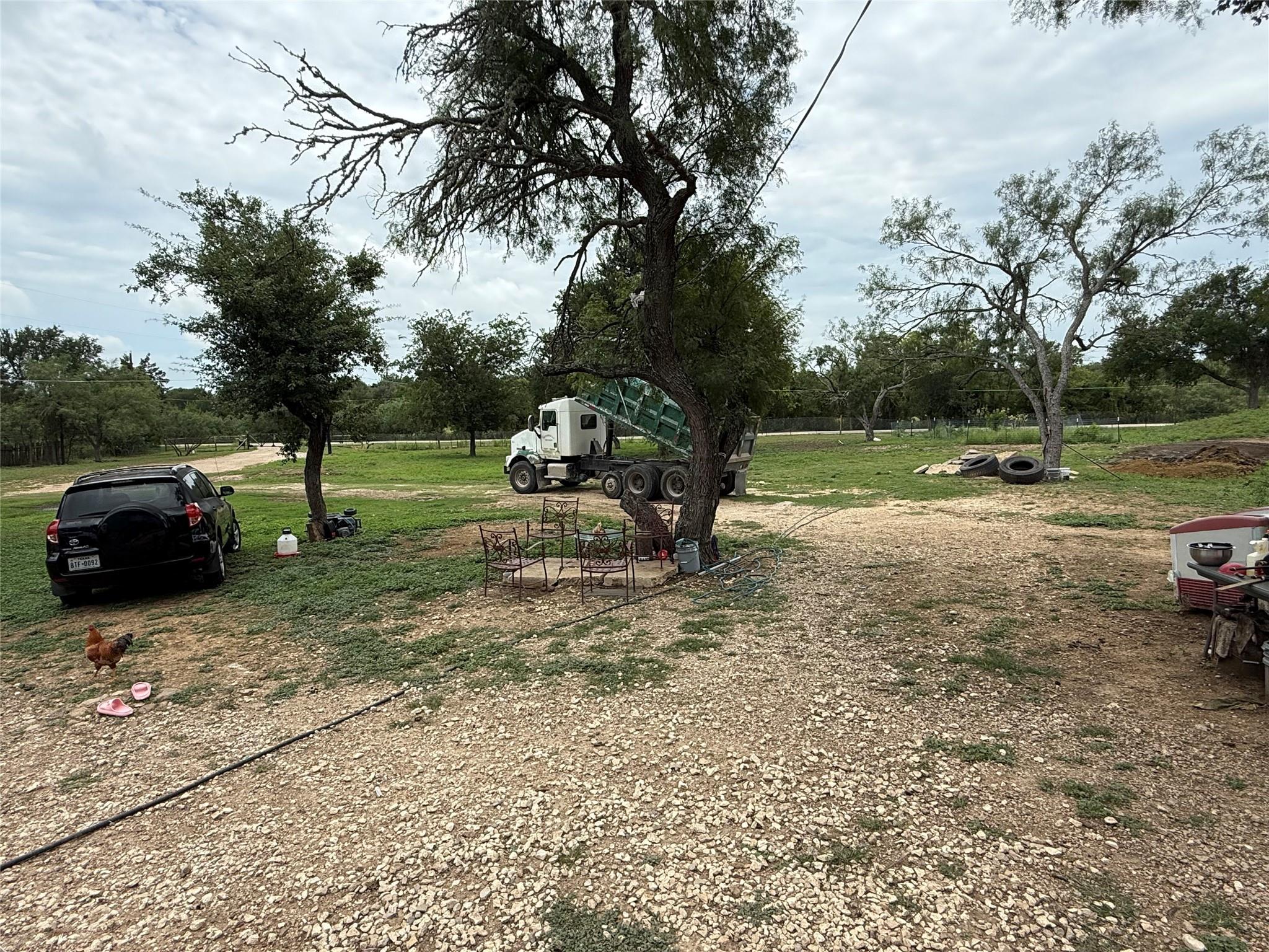 968 Red Town Rd, Elgin, TX 78621