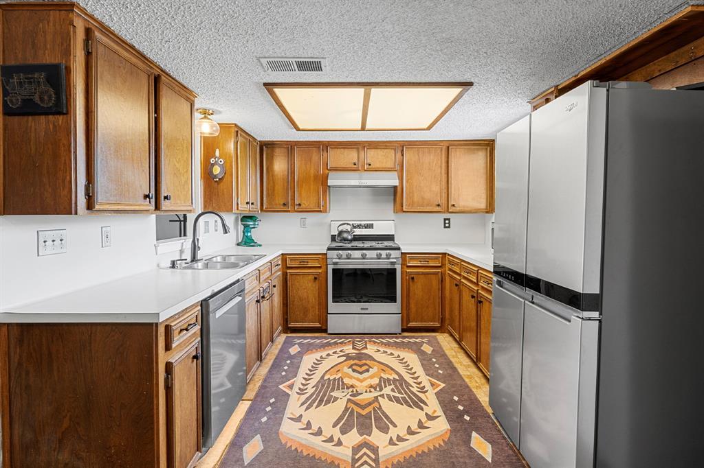 706 Cambridge Dr, Round Rock, TX 78664