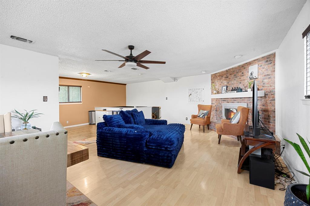 706 Cambridge Dr, Round Rock, TX 78664