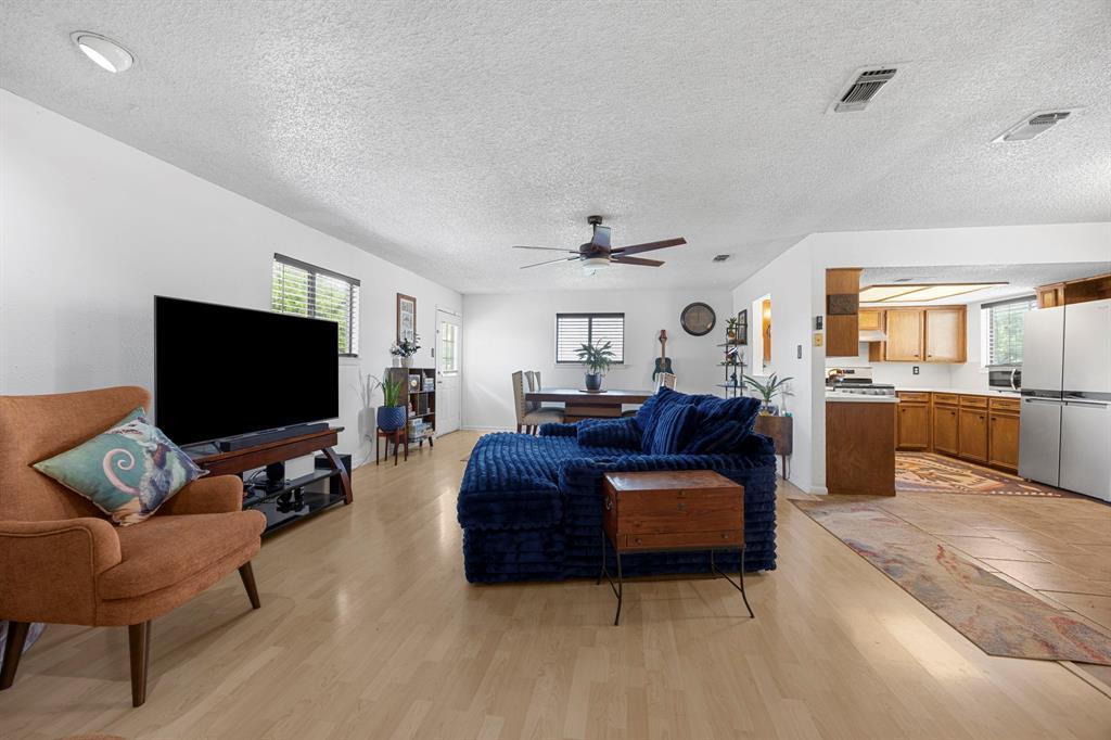 706 Cambridge Dr, Round Rock, TX 78664