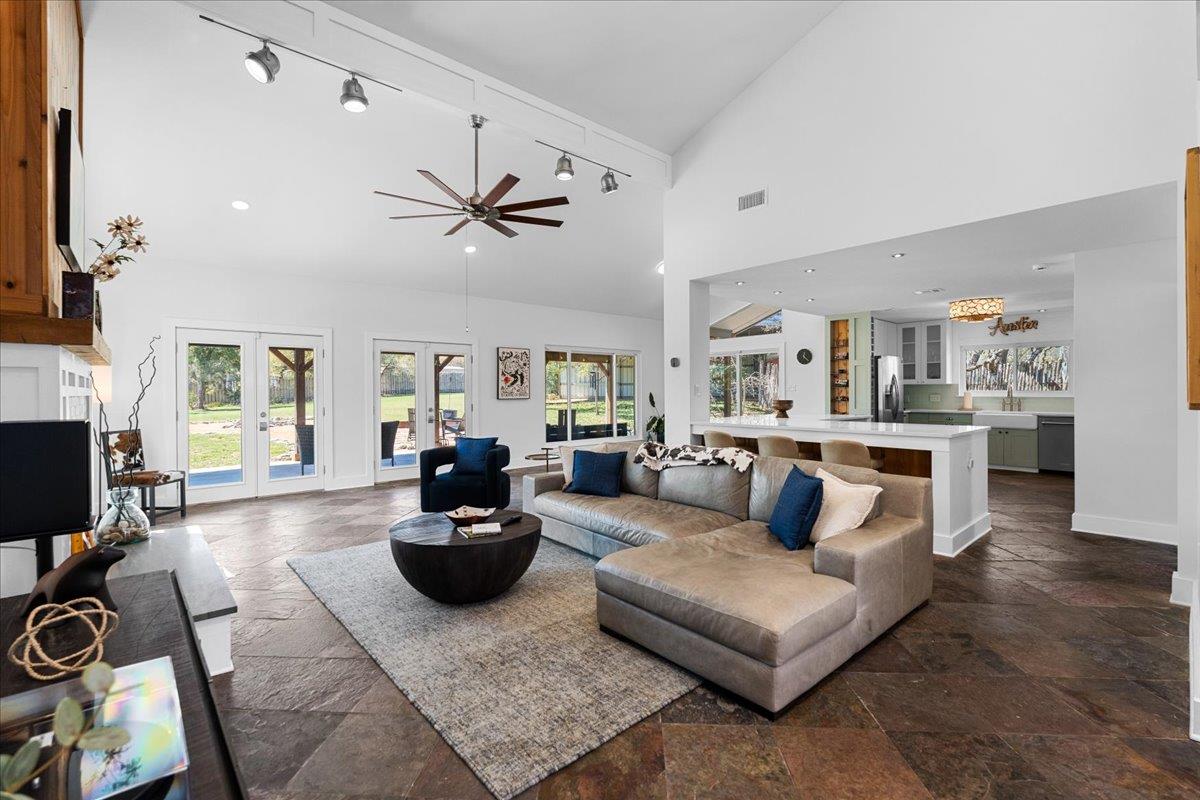 14519 Fitzhugh Rd, Austin, TX 78736