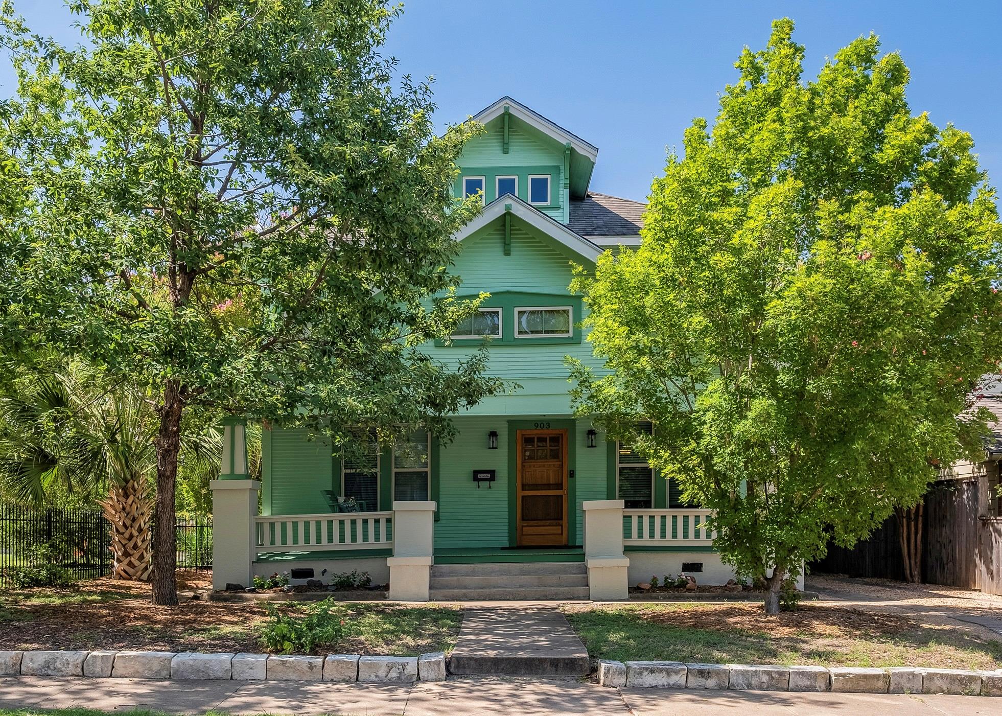 903 E 14th St, Austin, TX 78702