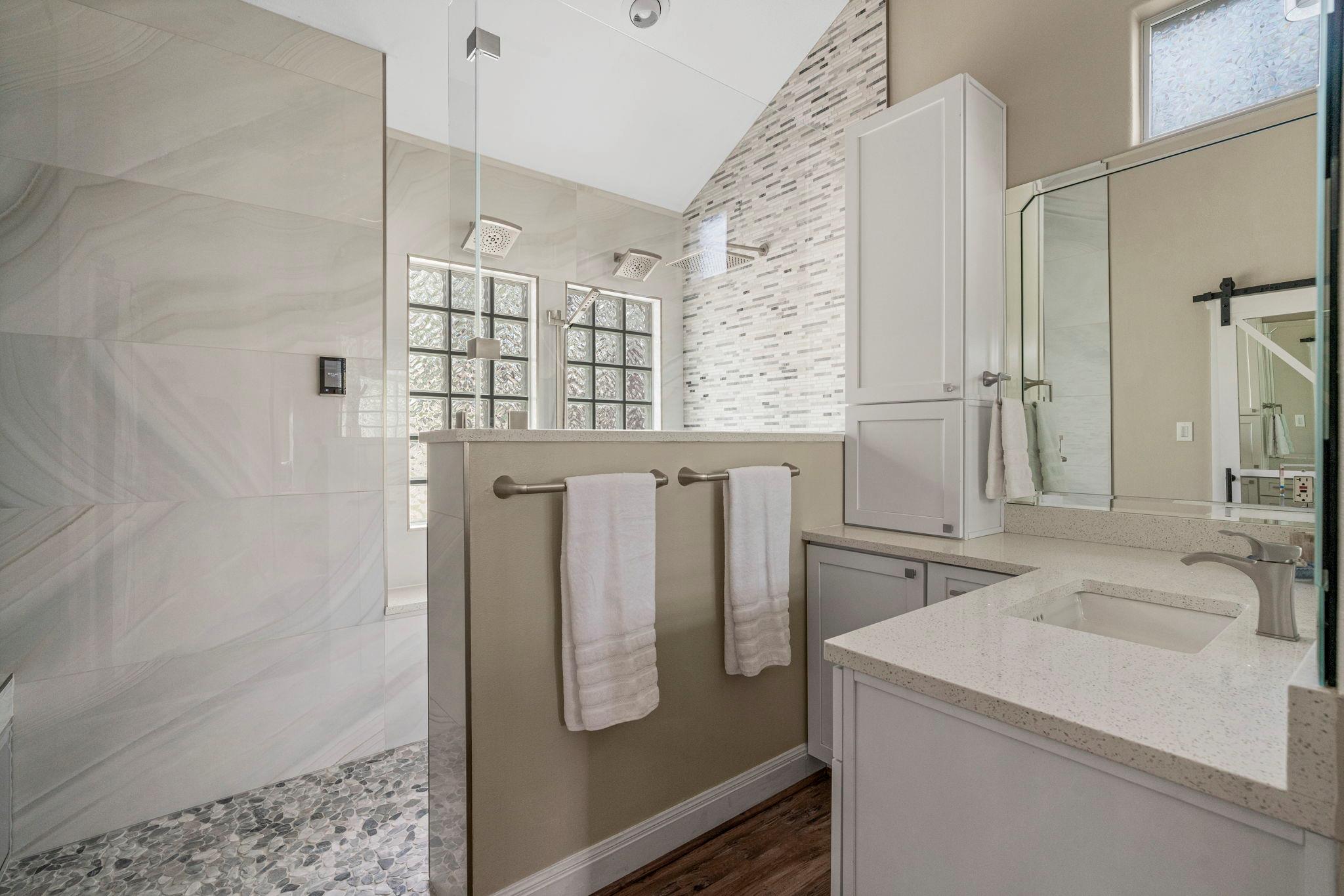 1005 Canyonwood Dr, Dripping Springs, TX 78620