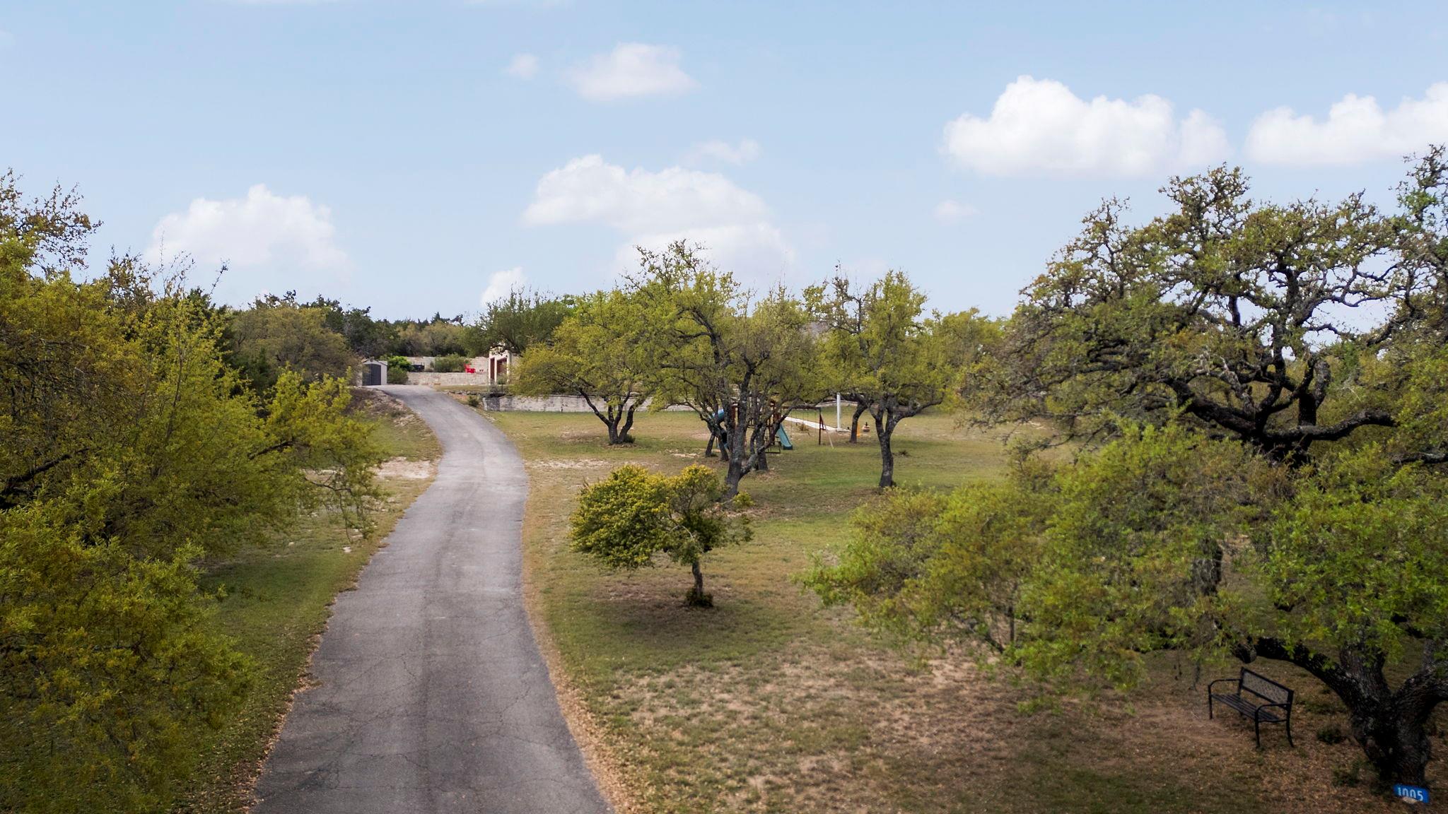 1005 Canyonwood Dr, Dripping Springs, TX 78620