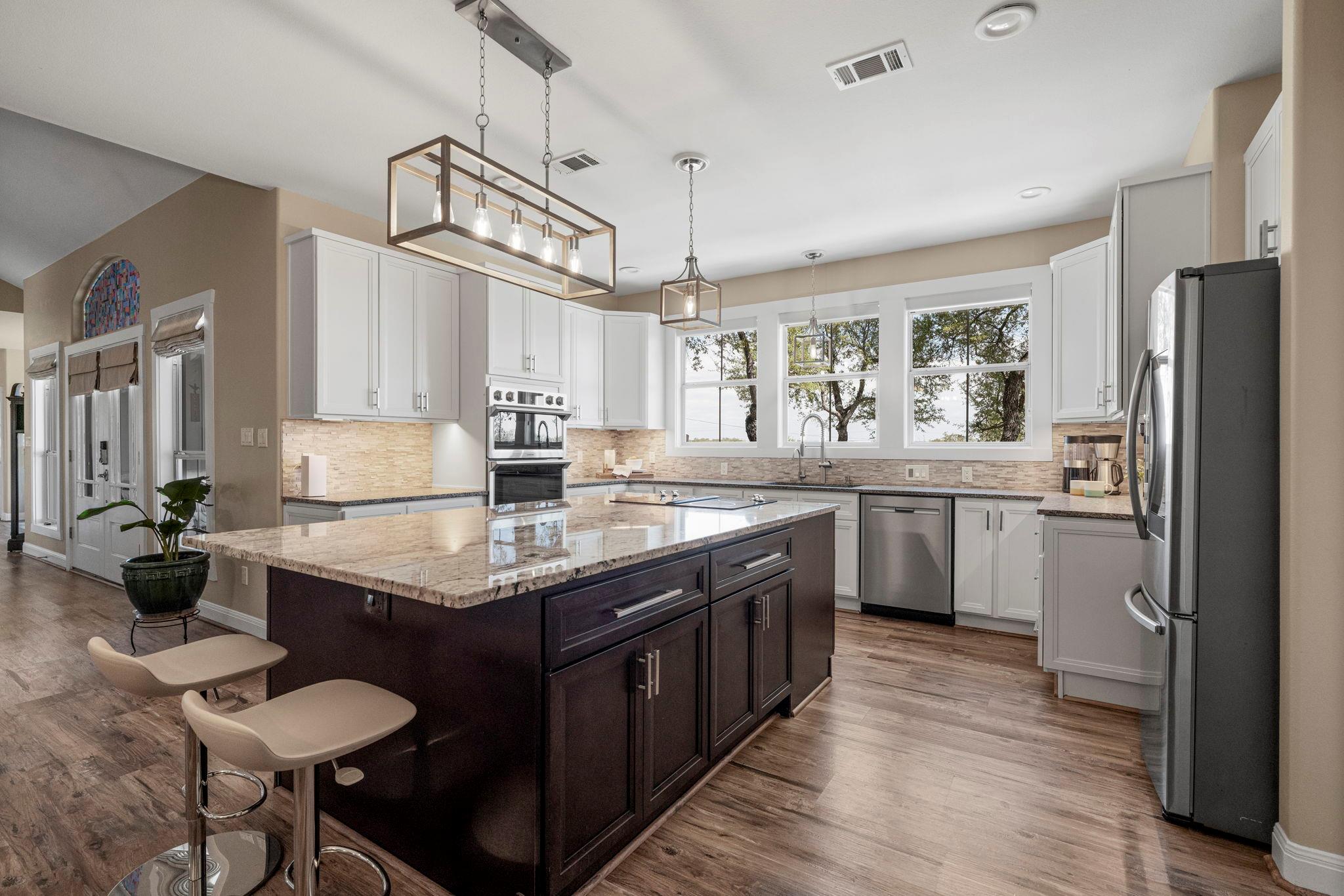 1005 Canyonwood Dr, Dripping Springs, TX 78620