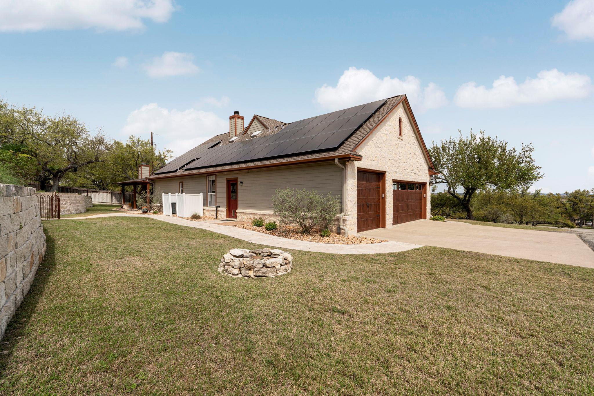 1005 Canyonwood Dr, Dripping Springs, TX 78620