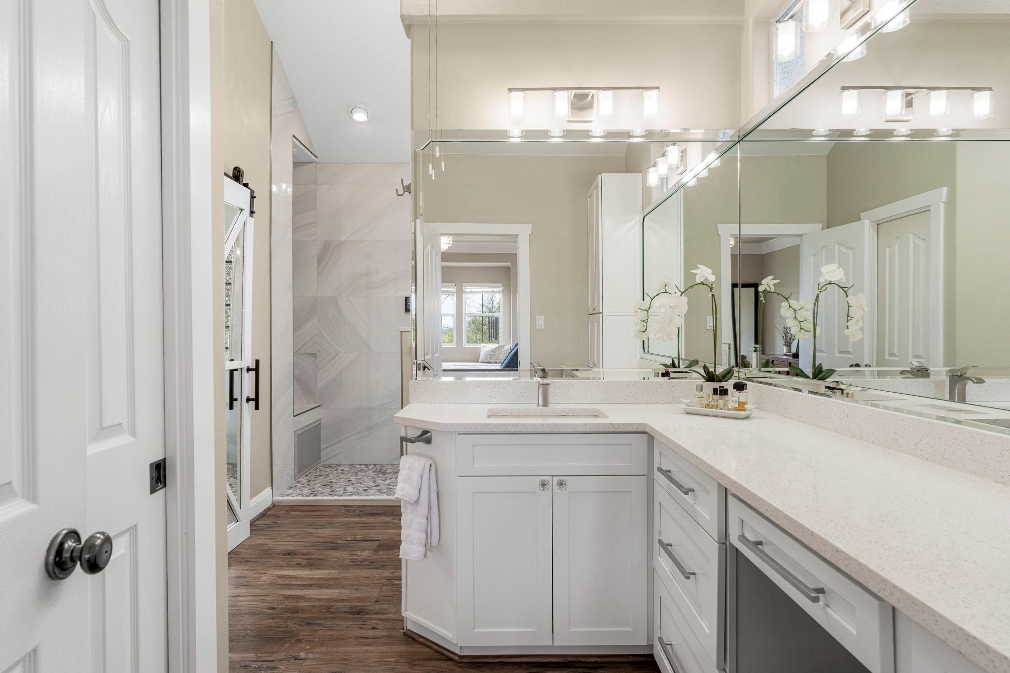 1005 Canyonwood Dr, Dripping Springs, TX 78620