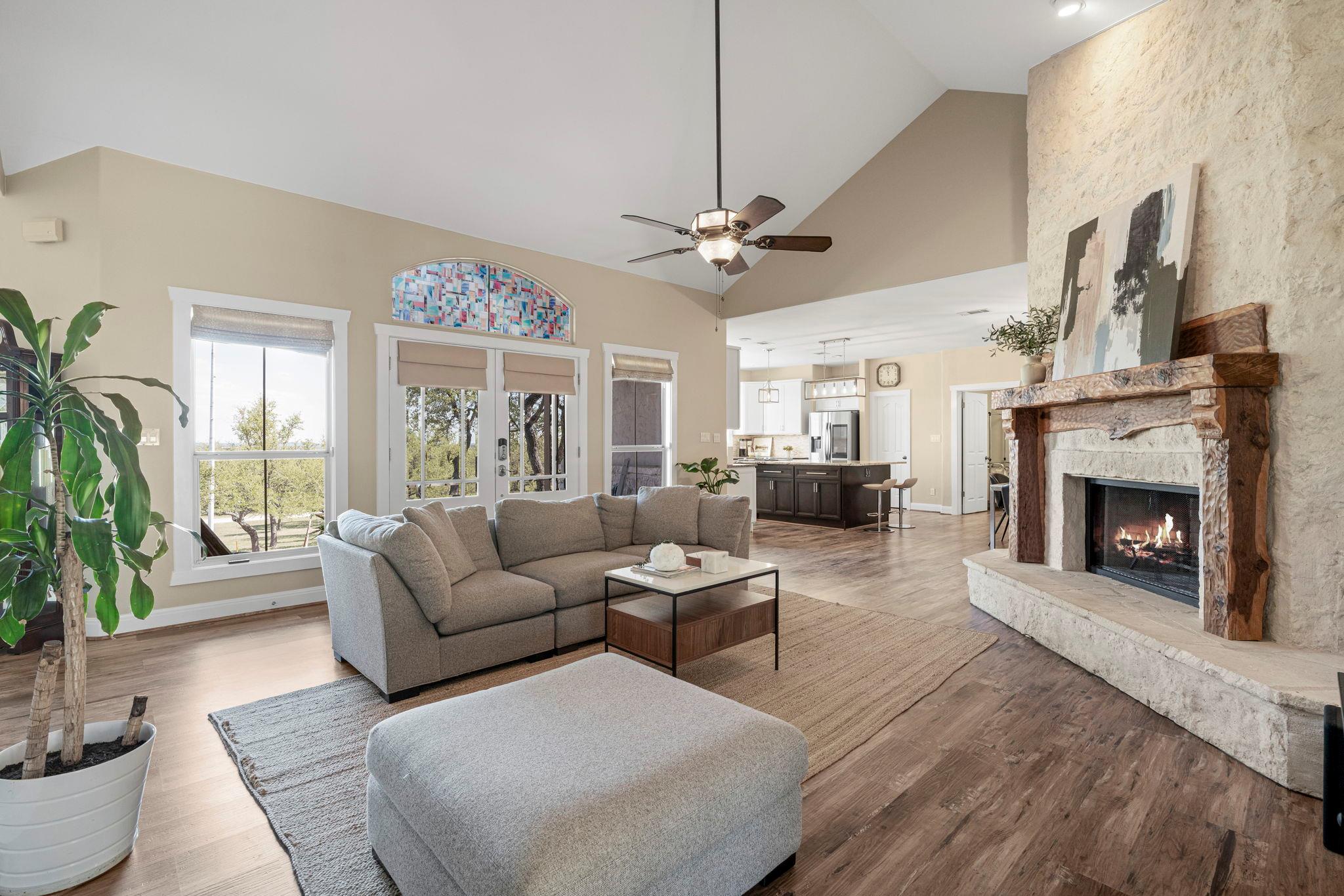 1005 Canyonwood Dr, Dripping Springs, TX 78620