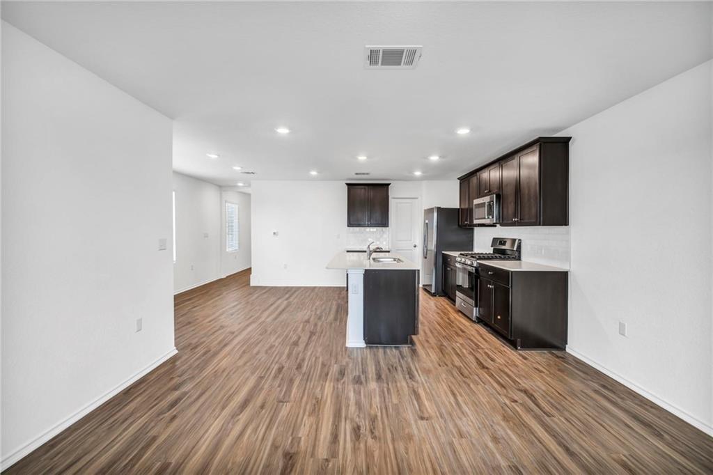 7236 Dancing Wind Ln, Del Valle, TX 78617