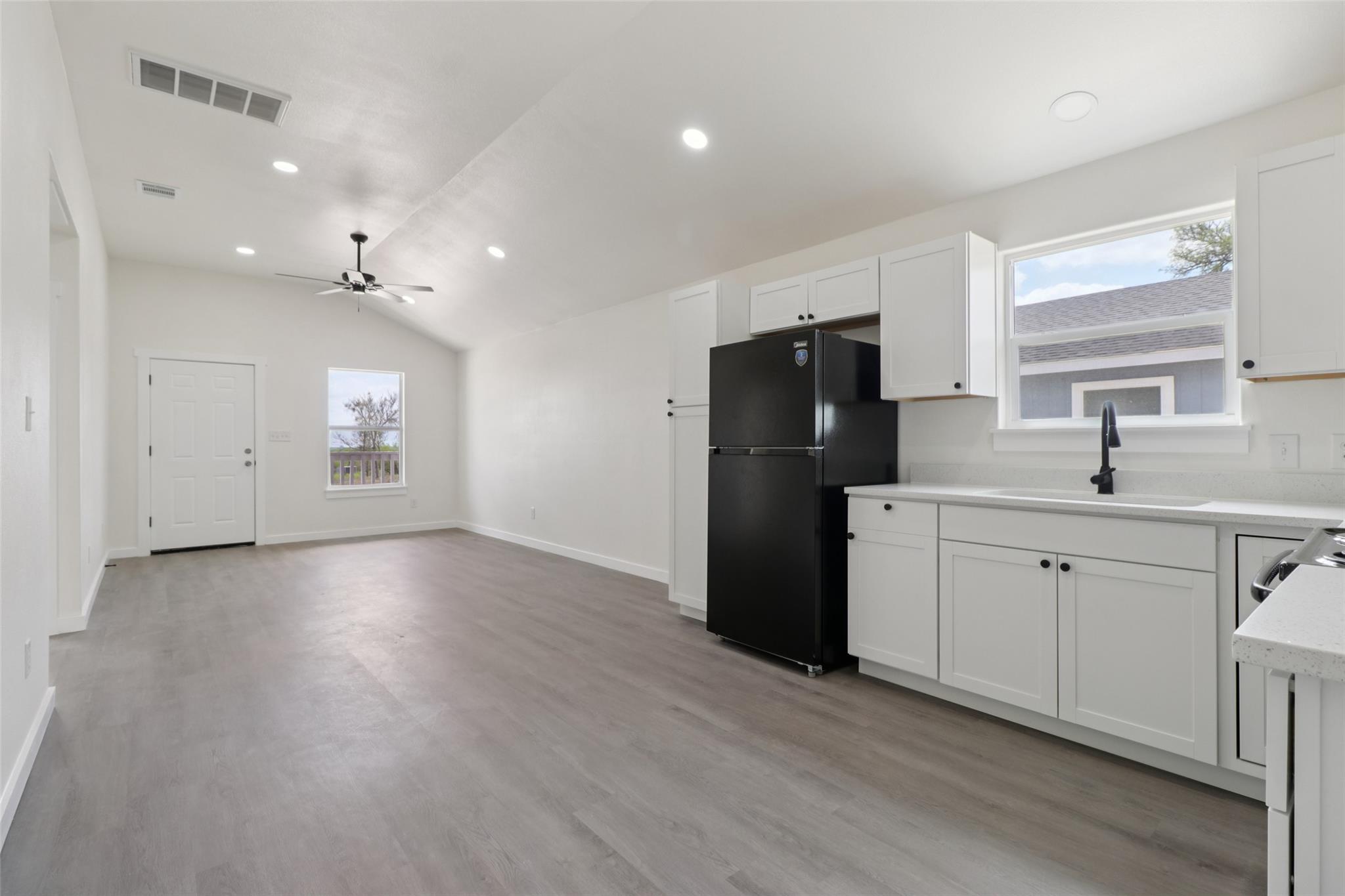 1087 Schubert Ln # D, Kyle, TX 78640