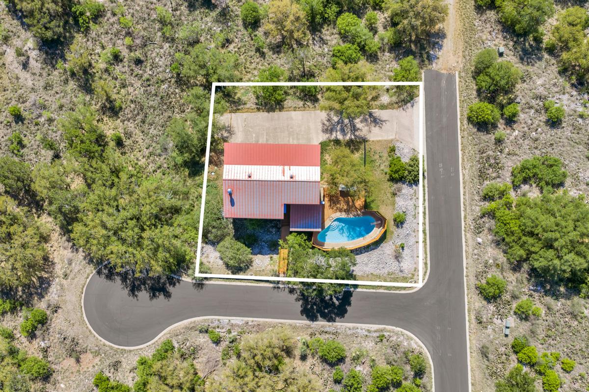 100 Semi Cir, Horseshoe Bay, TX 78657