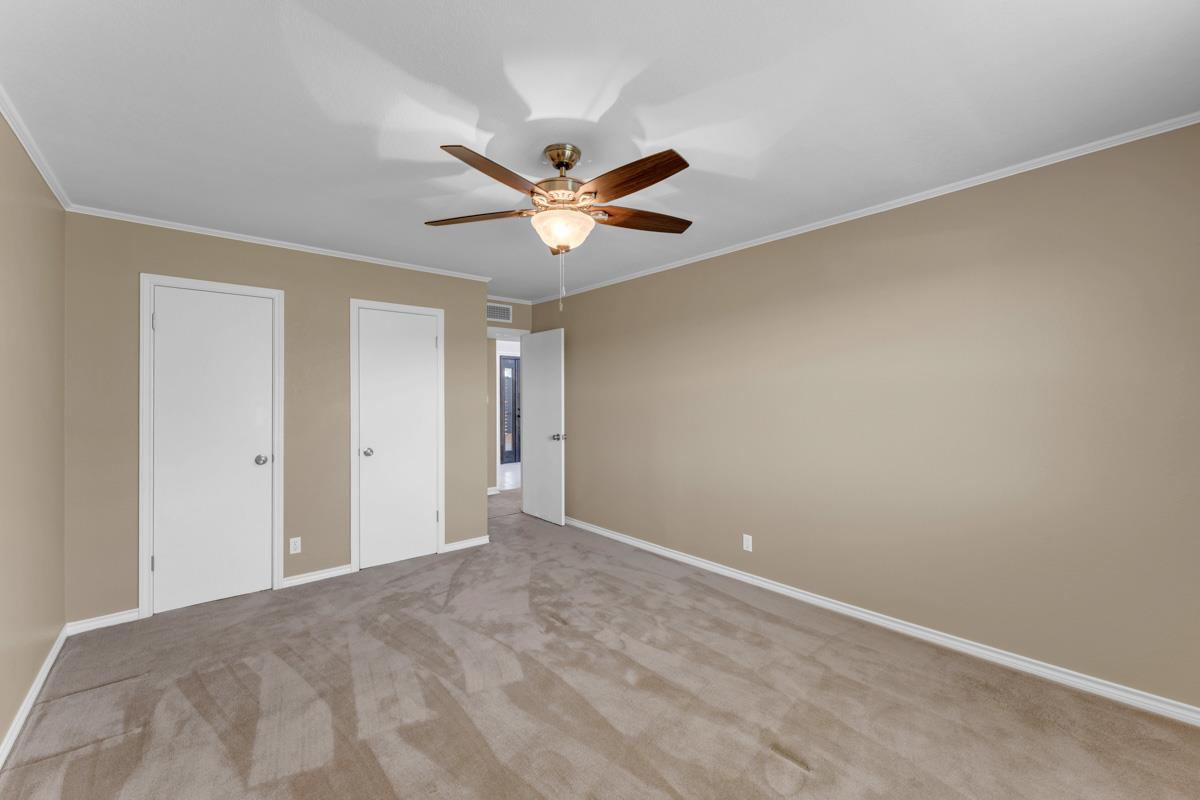 100 Semi Cir, Horseshoe Bay, TX 78657