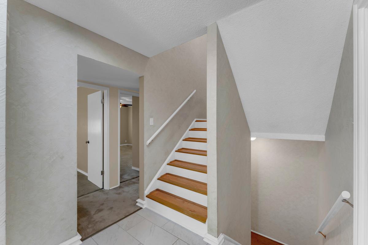 100 Semi Cir, Horseshoe Bay, TX 78657